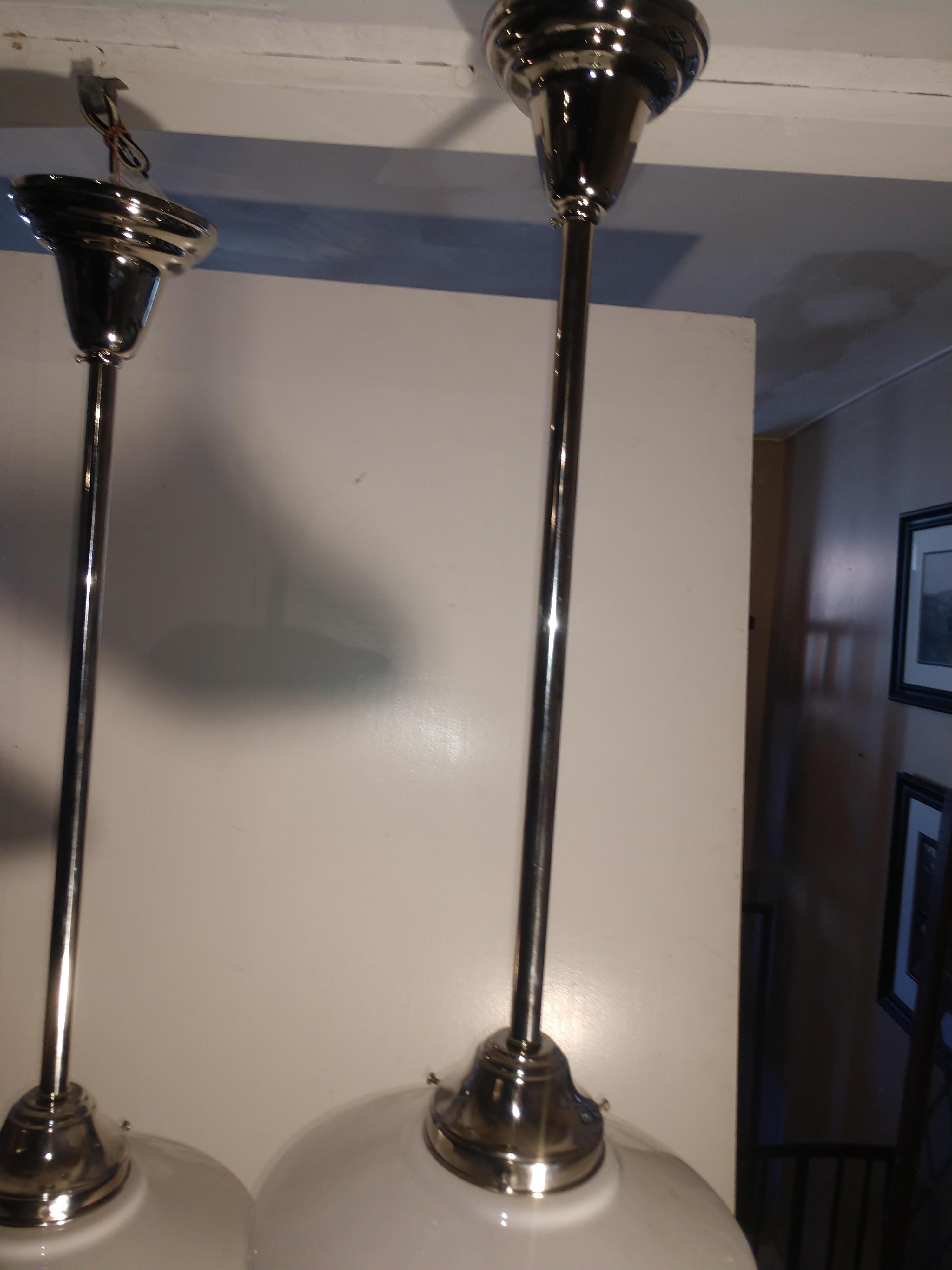 Pressé 4 lustres à suspension Art Déco en forme de cône en vente