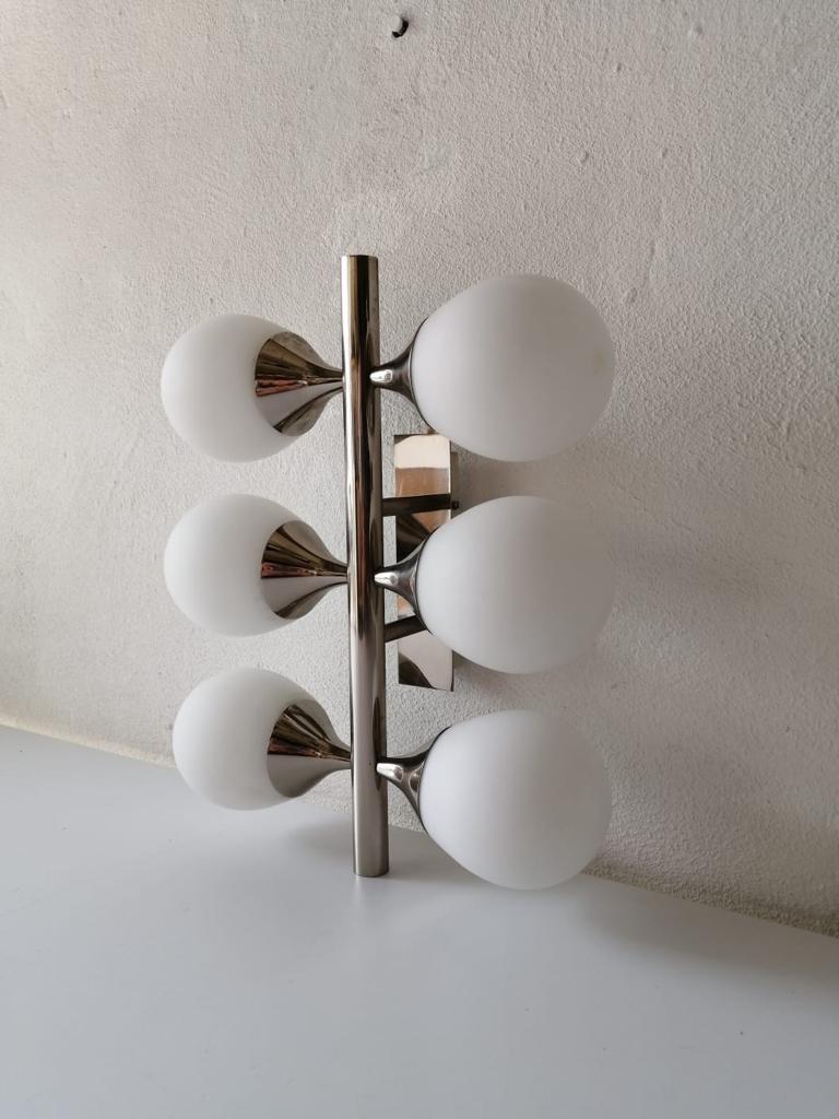 6 Opaline Glass Balls and Chrome Wall Lamp by Kaiser Leuchten, 1970s, Germany In Good Condition For Sale In Hagenbach, DE