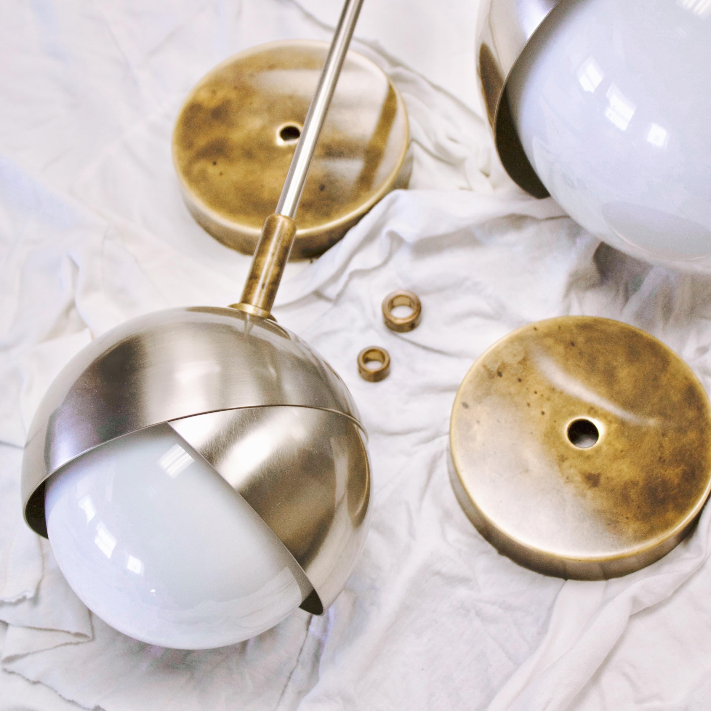Lampe à suspension Benedict en manteau en poudre jaune et blanc, cordon blanc, petit modèle en vente 1