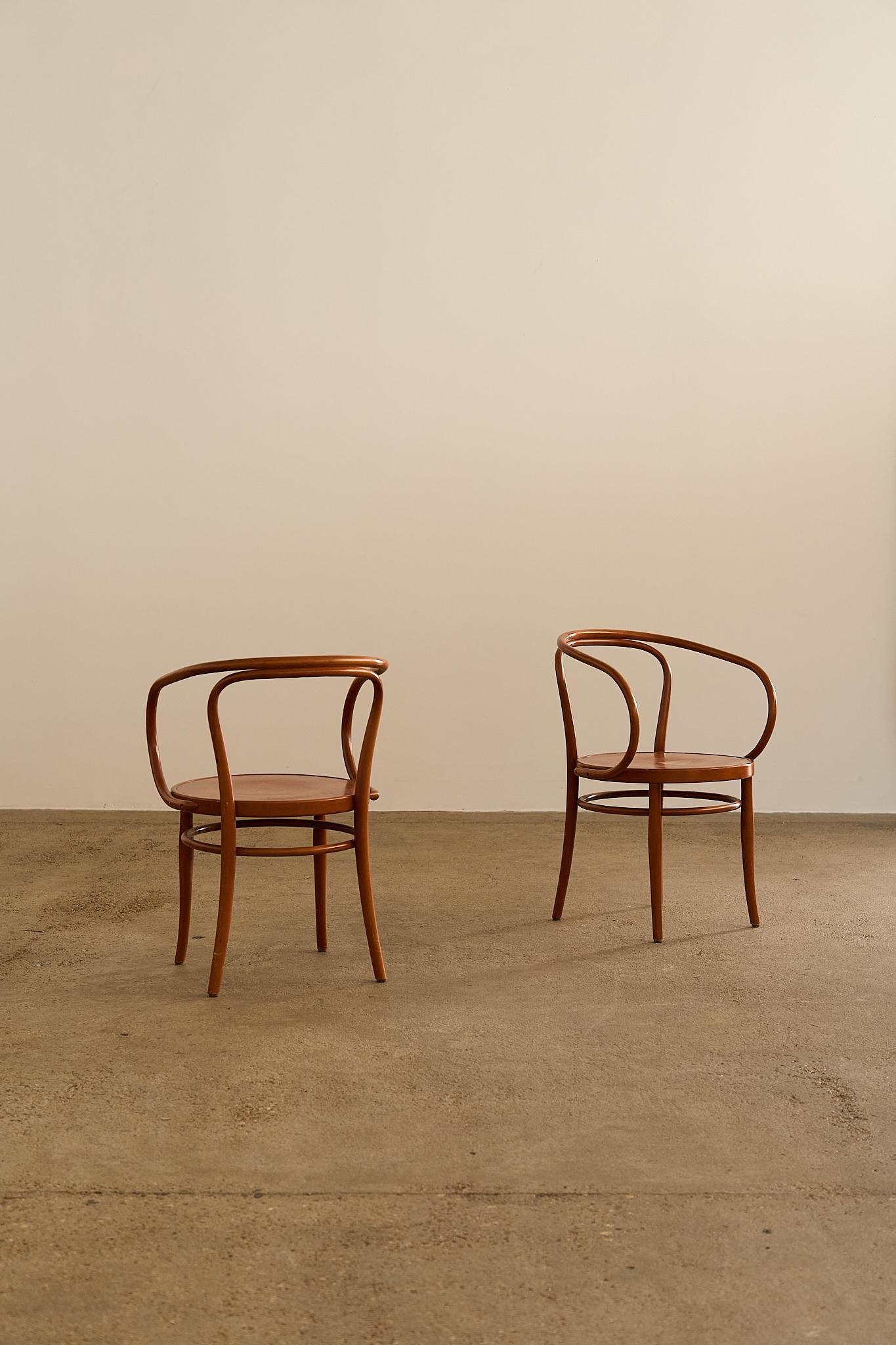 6 Bugholzstühle Mod 209 von Gebrüder Thonet im Zustand „Hervorragend“ im Angebot in London, GB
