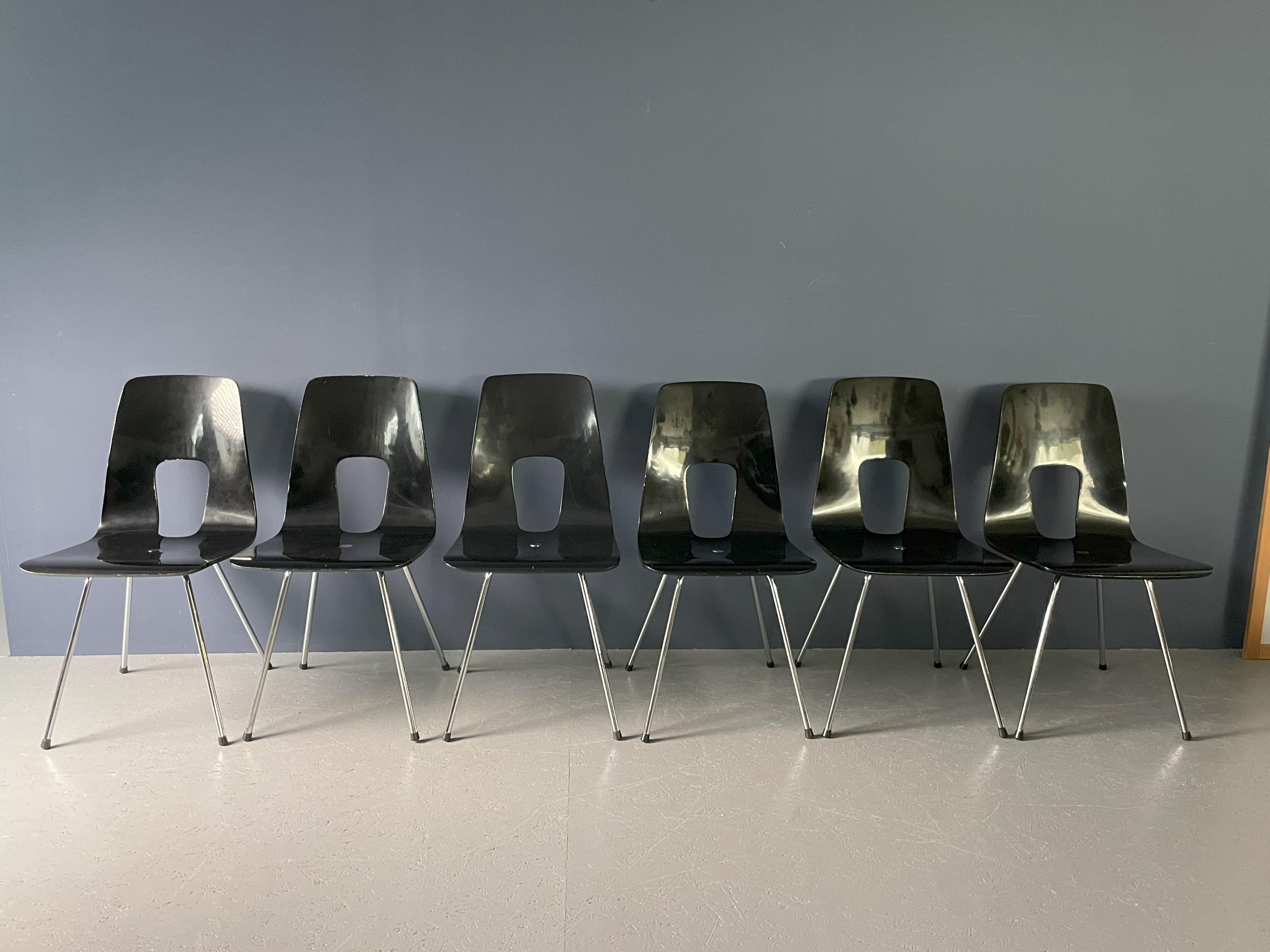 6 schwarze Stühle im Angebot 5