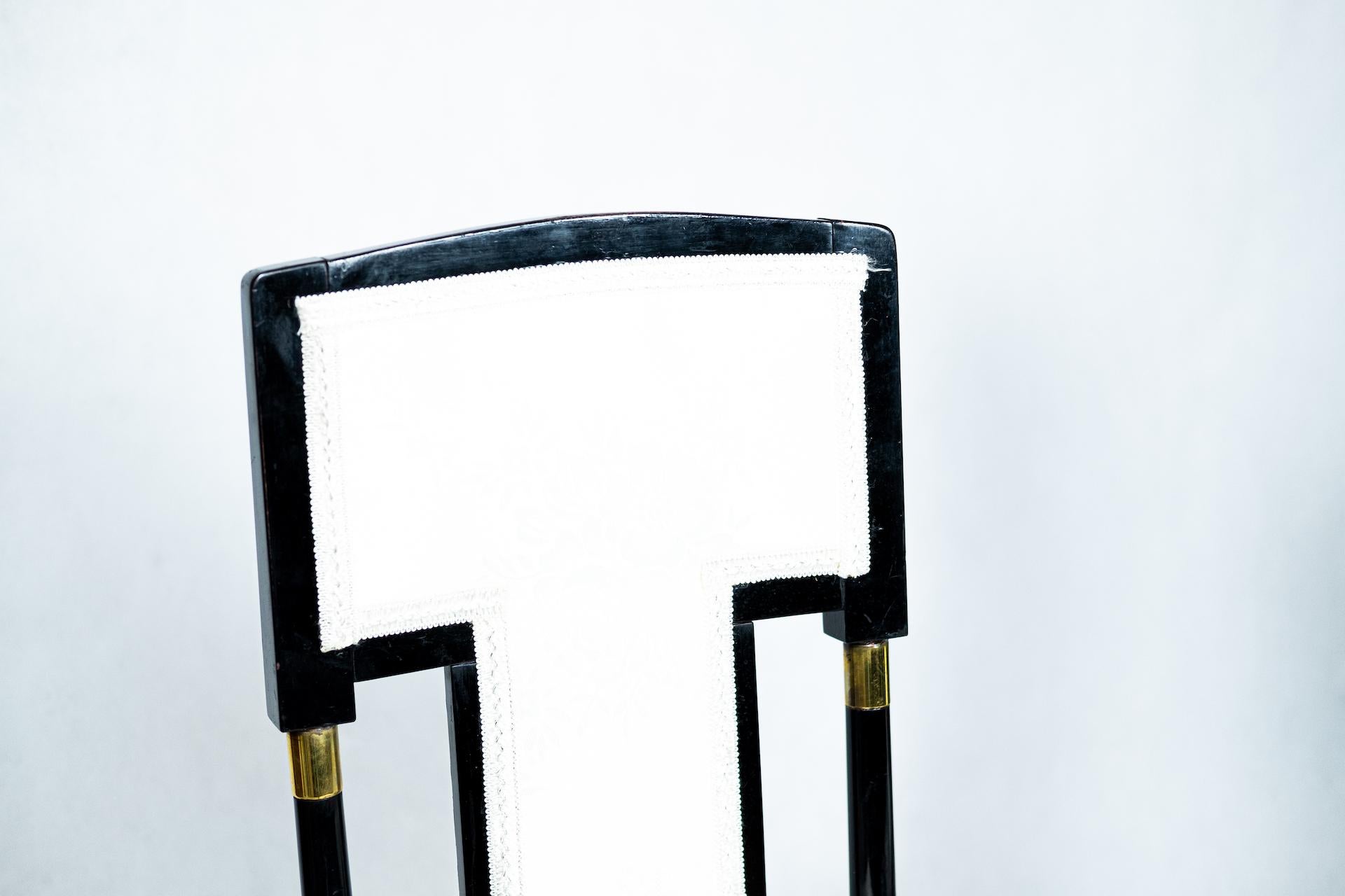 6 black Diningroom Chairs in the Style of Art Nouveau In Distressed Condition For Sale In Wien, AT