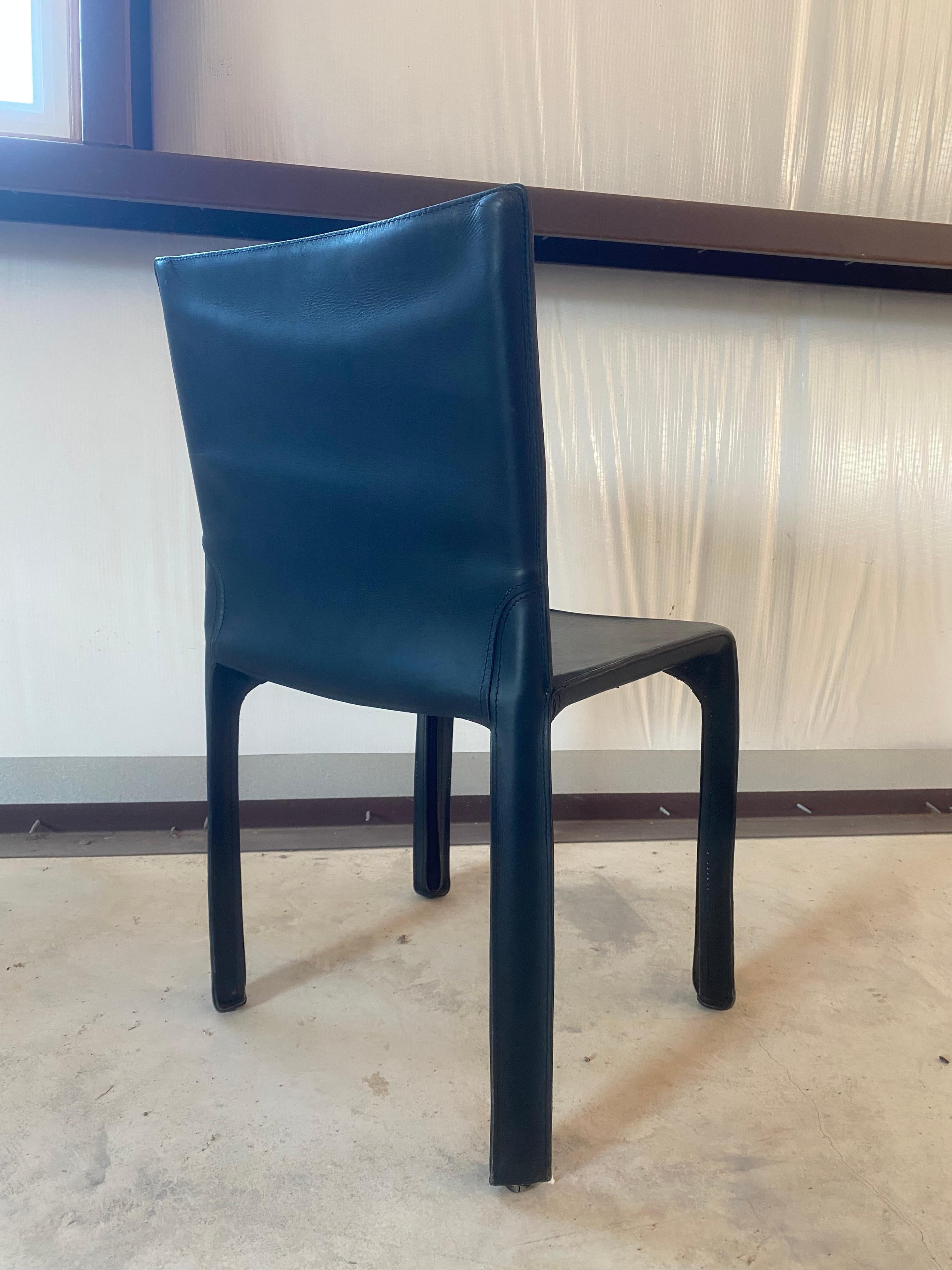 (6) Chaises Mario Bellini Cab 412 en cuir noir en vente 9