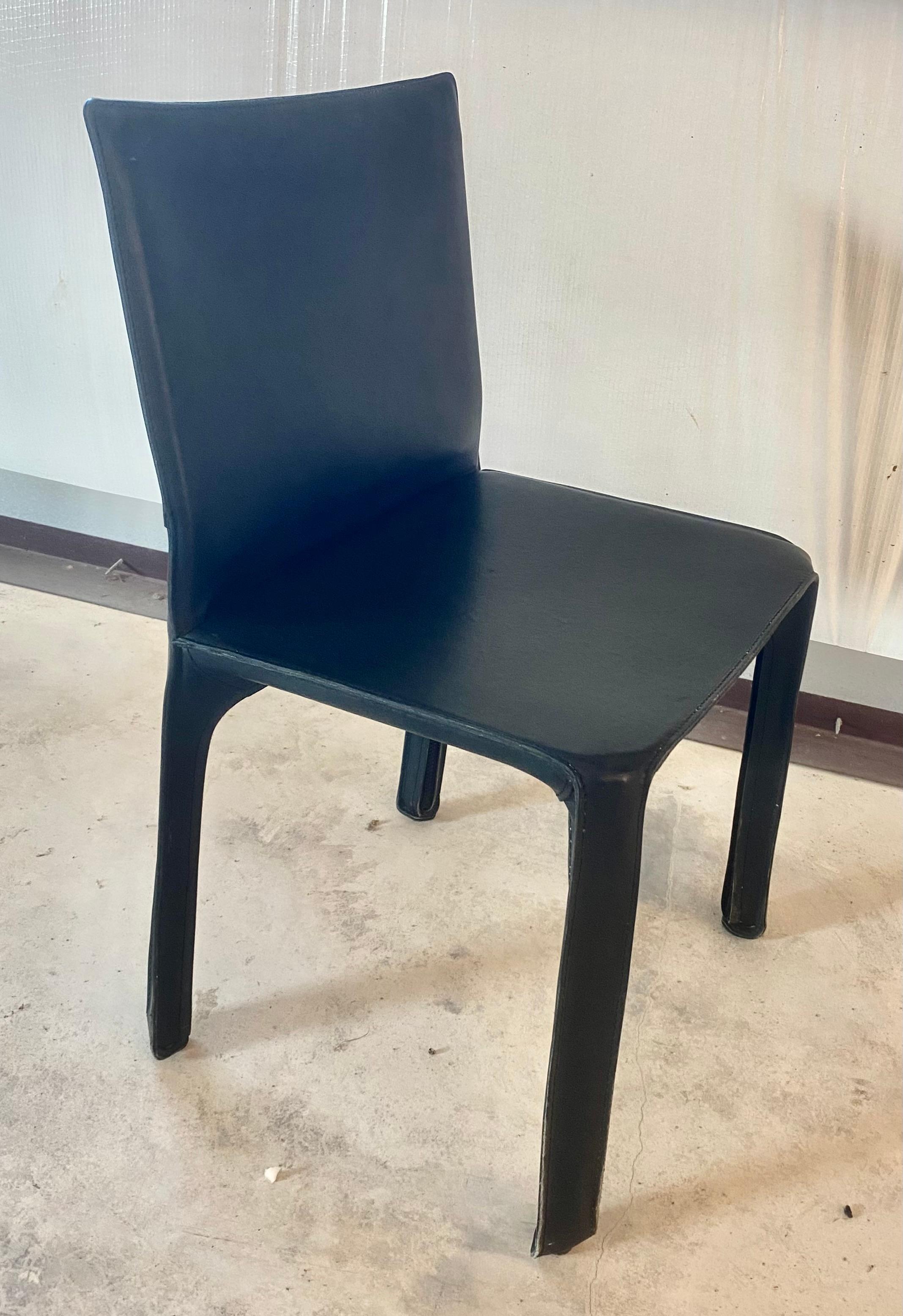Cuir (6) Chaises Mario Bellini Cab 412 en cuir noir en vente