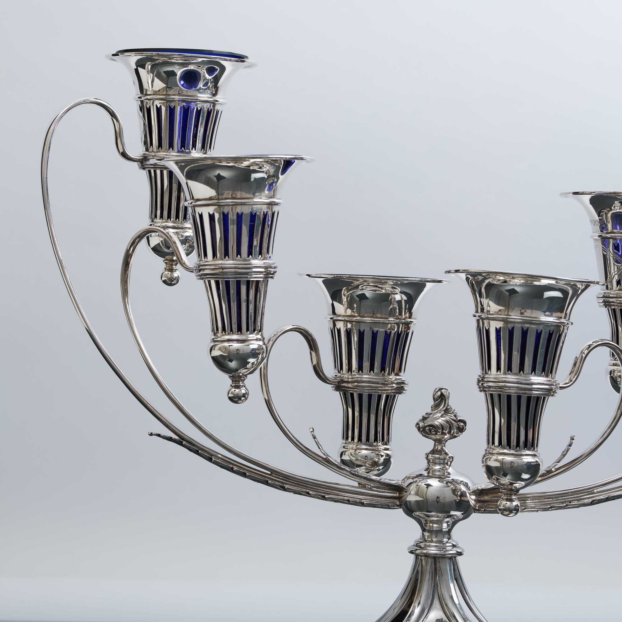 Vase à fleurs à 6 branches en argent ancien épergne Bon état - En vente à London, GB