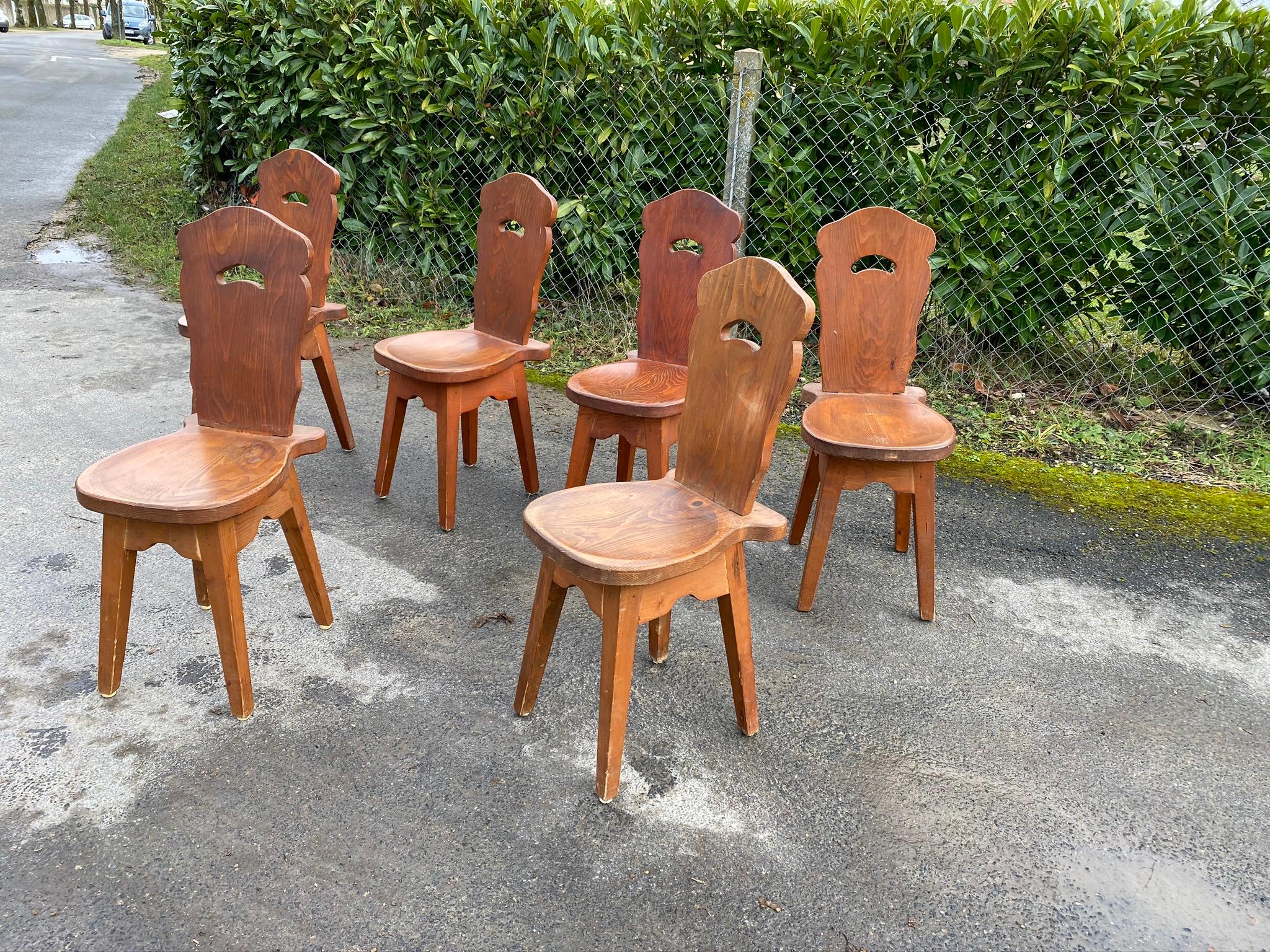 6 Brutalist Mountain Chairs, in Pine circa 1950 In Good Condition For Sale In Saint-Ouen, FR