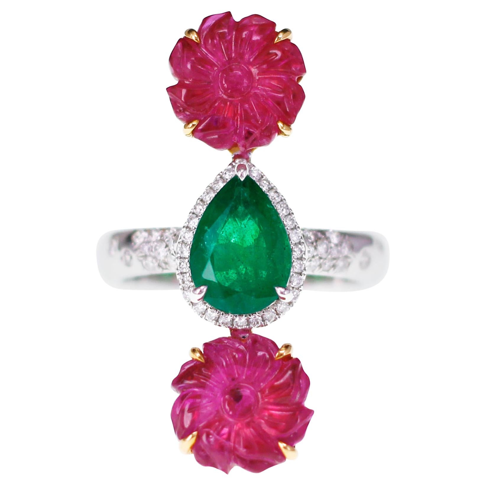 6 Carat Antique Ruby Carving with 1.55 Carat Vivid Green Emerald For Sale