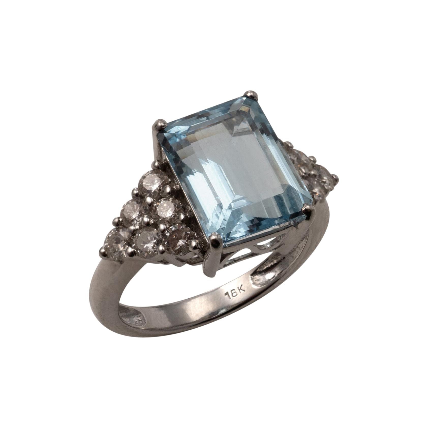 IGI Certified Aquamarine Diamond Ring 18 Karat White Gold UK Hallmarks  For Sale