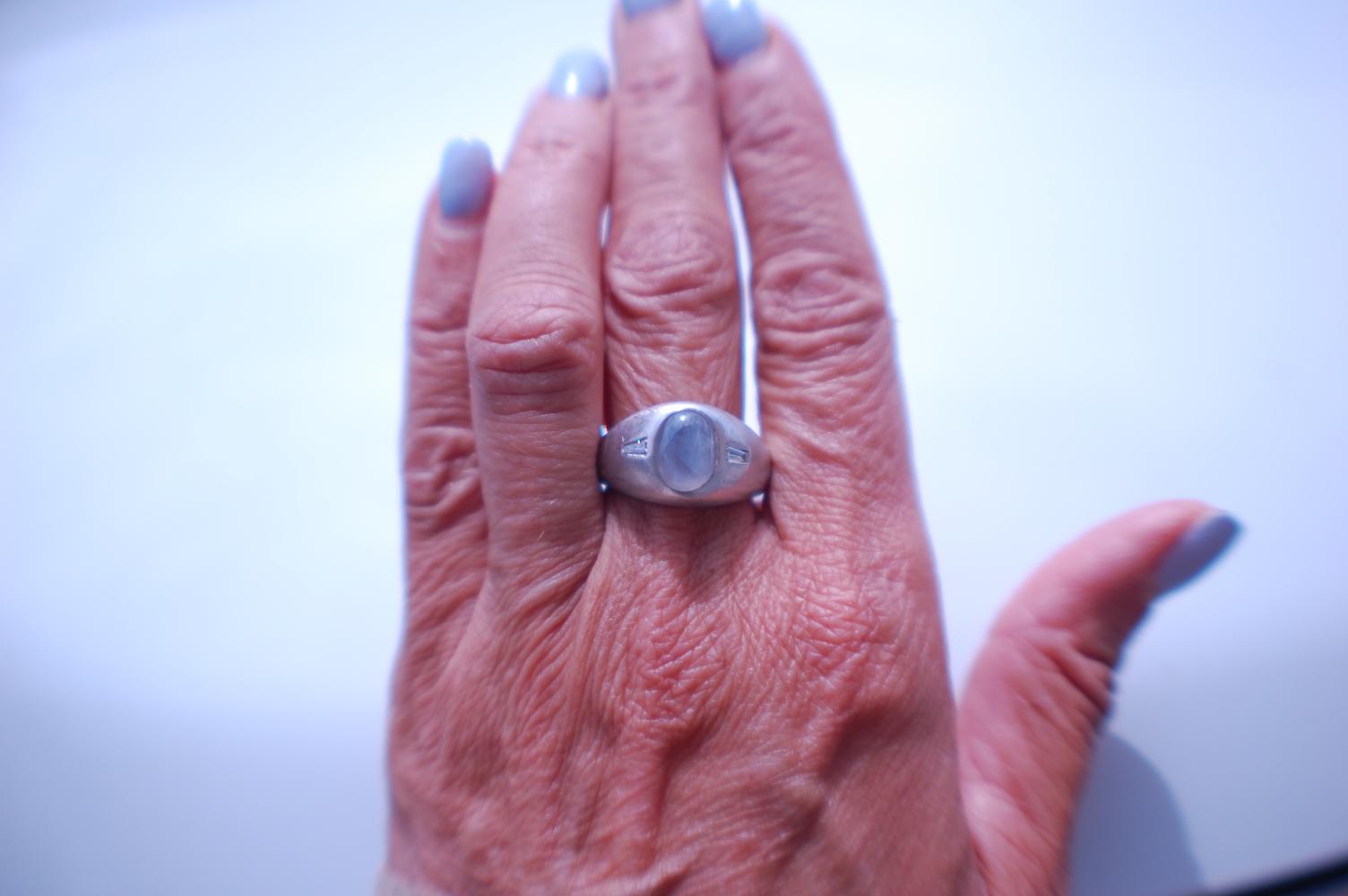 6 Carat Blue-Gray Star Sapphire and Baguette Diamond Dome Ring, Platinum In Good Condition In Laguna Hills, CA