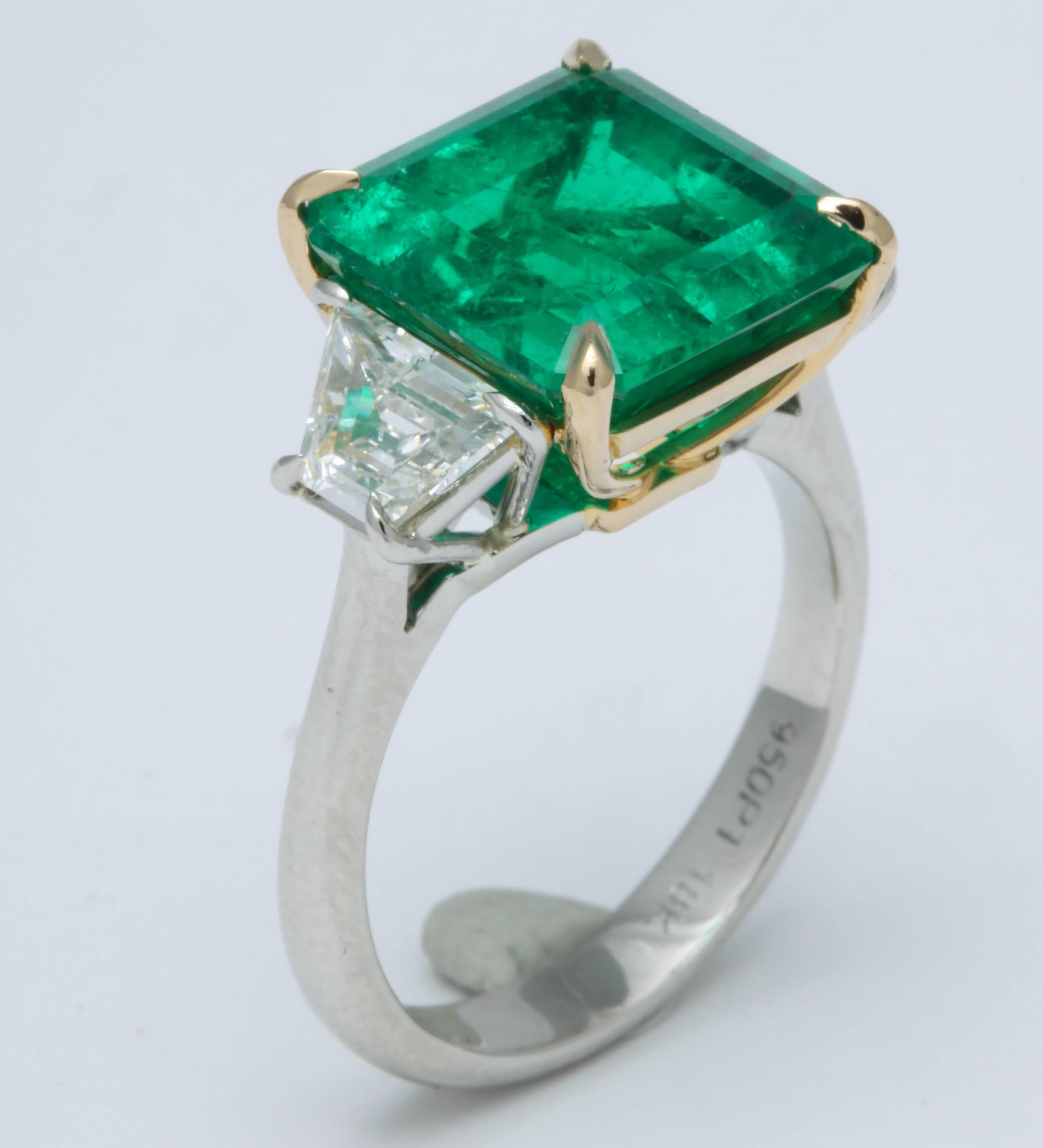 6 Karat kolumbianischer Smaragd und Diamant-Ring für Damen oder Herren im Angebot