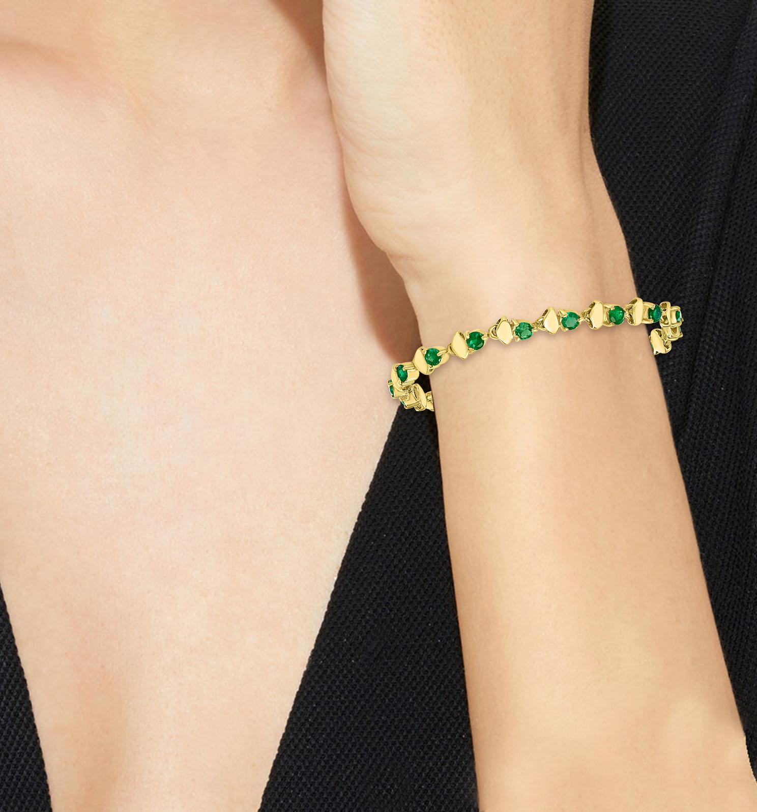 6 Carat Colombian Round Emerald Tennis Bracelet 18 Karat Yellow Gold In New Condition In New York, NY