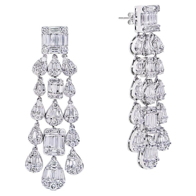 Boucles d'oreilles chandelier en diamants de forme mixte de 6 carats certifiés en vente