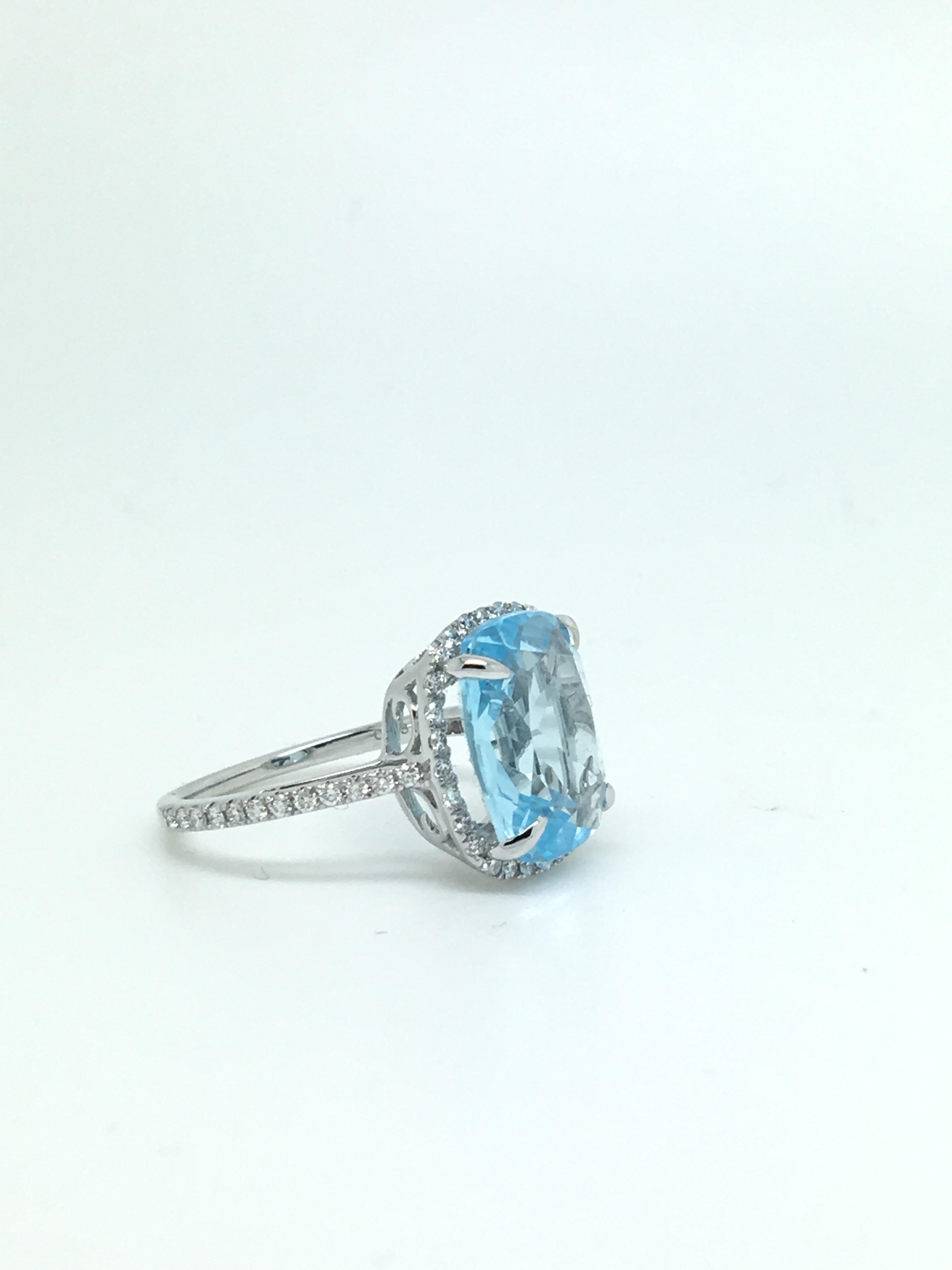 6 Carat Cushion Blue Topaz 18 Karat White Gold 0.38 Carat Diamond Halo Ring In New Condition For Sale In London, GB