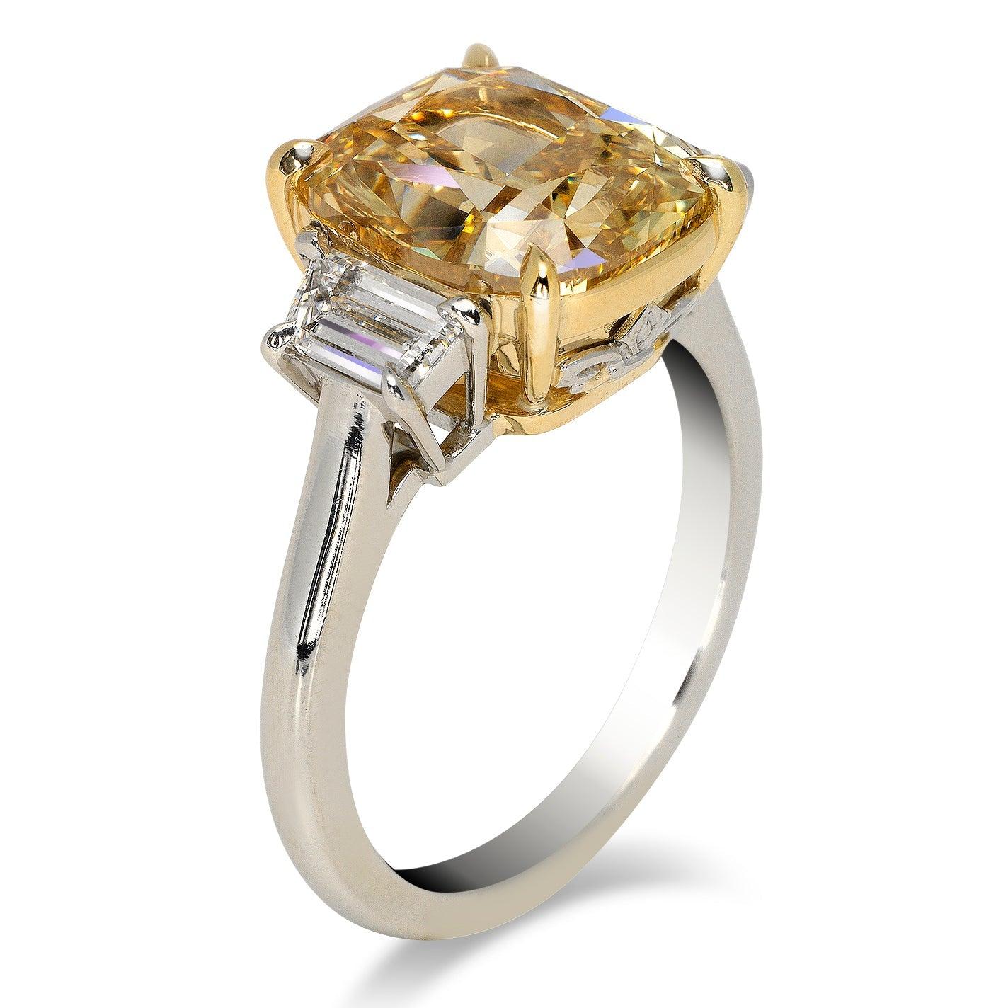 Taille coussin Bague de fiançailles avec diamant taille coussin de 6 carats certifié FDBY SI1 par le GIA en vente