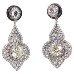 6 Carat Diamond and Earrings in 18 Karat Gold