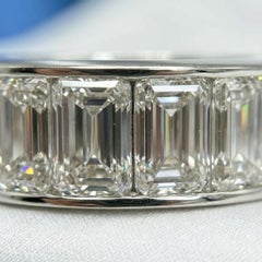 Alianza de eternidad de platino con diamantes de 6 quilates en talla baguette