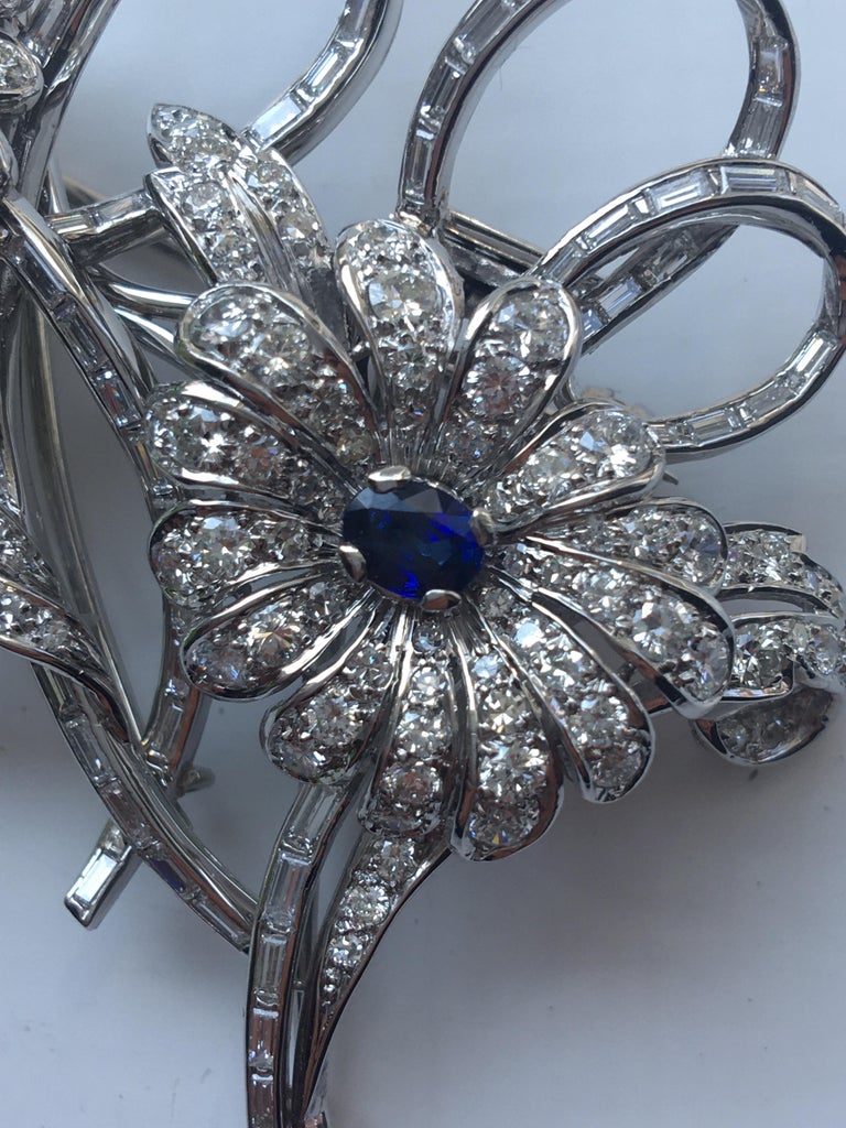 Art Deco 6 Carat Diamond Blue Sapphire Double Clip Deco Style 18 Karat White Gold Brooch For Sale