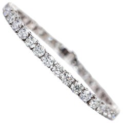 Bracelet tennis ligne en or blanc 18 carats avec tulipe brillante ronde et diamants de 6 carats