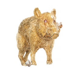 .6 Carat Diamond Sapphire Yellow Gold Wild Boar Brooch