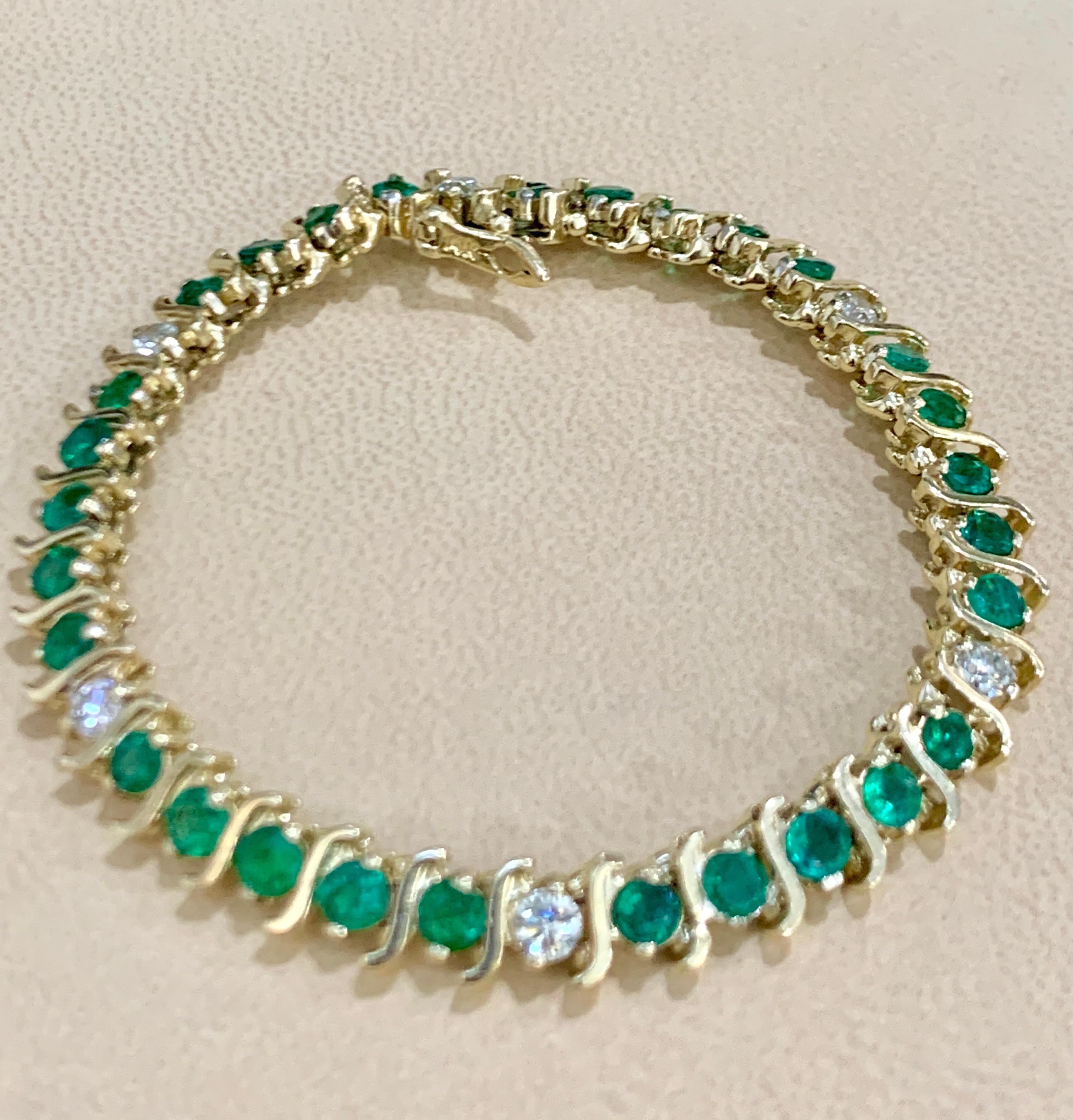Women's 6 Carat Emerald & 1.5 Carat Diamond Tennis Bracelet 14 Karat Yellow Gold S-Shape For Sale