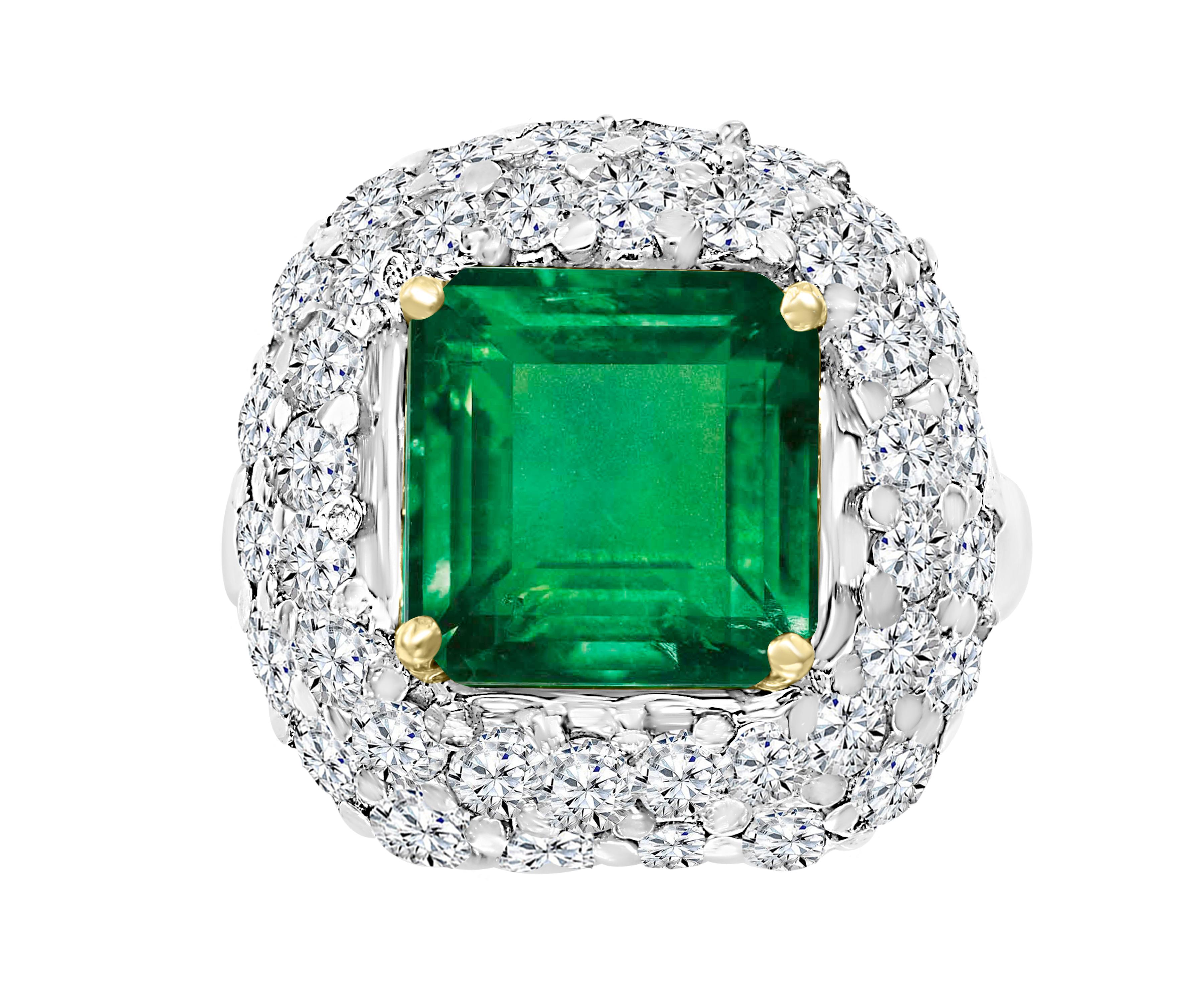 6 Carat Emerald Cut Colombian Emerald and 4 Carat Diamond Ring Platinum Two-Tone In Excellent Condition In New York, NY