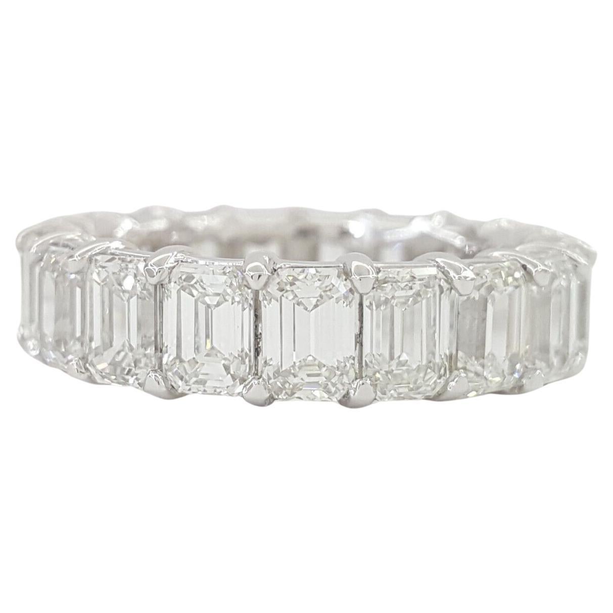 6 Carat Emerald Cut Diamond Eternity Ring In New Condition For Sale In Chicago, IL