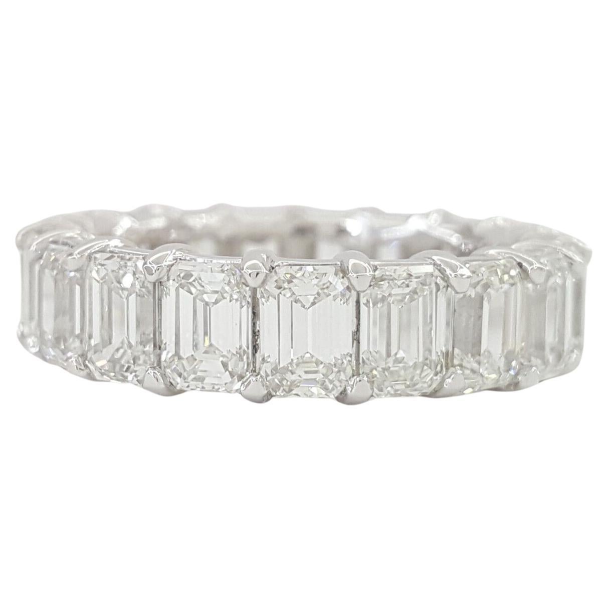 6 Carat Emerald Cut Diamond Eternity Ring  In New Condition For Sale In Rome, IT