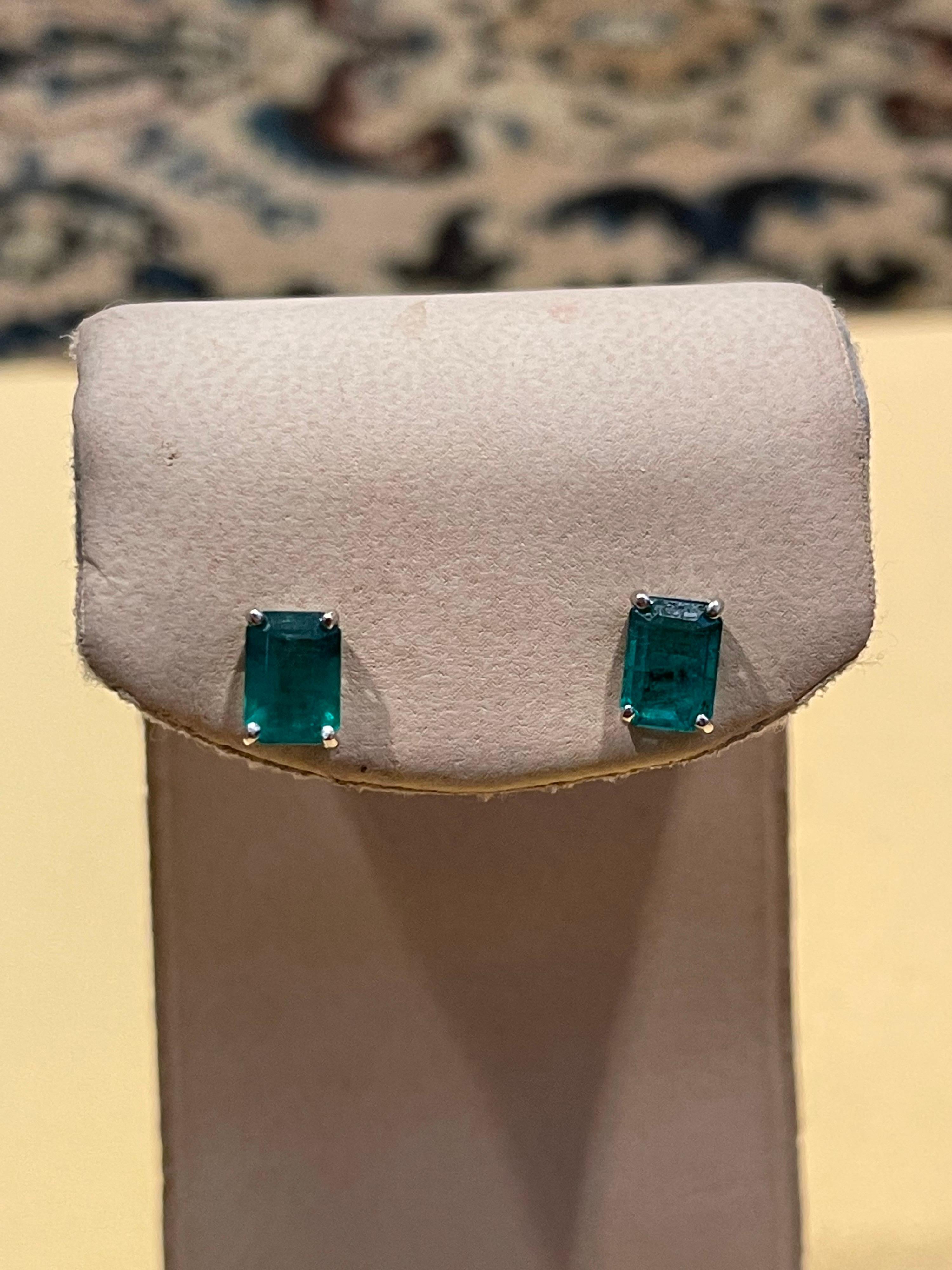 6 Karat Smaragdschliff Natürlicher Smaragd Ohrstecker Post Ohrringe 14 Karat Gelbgold 2