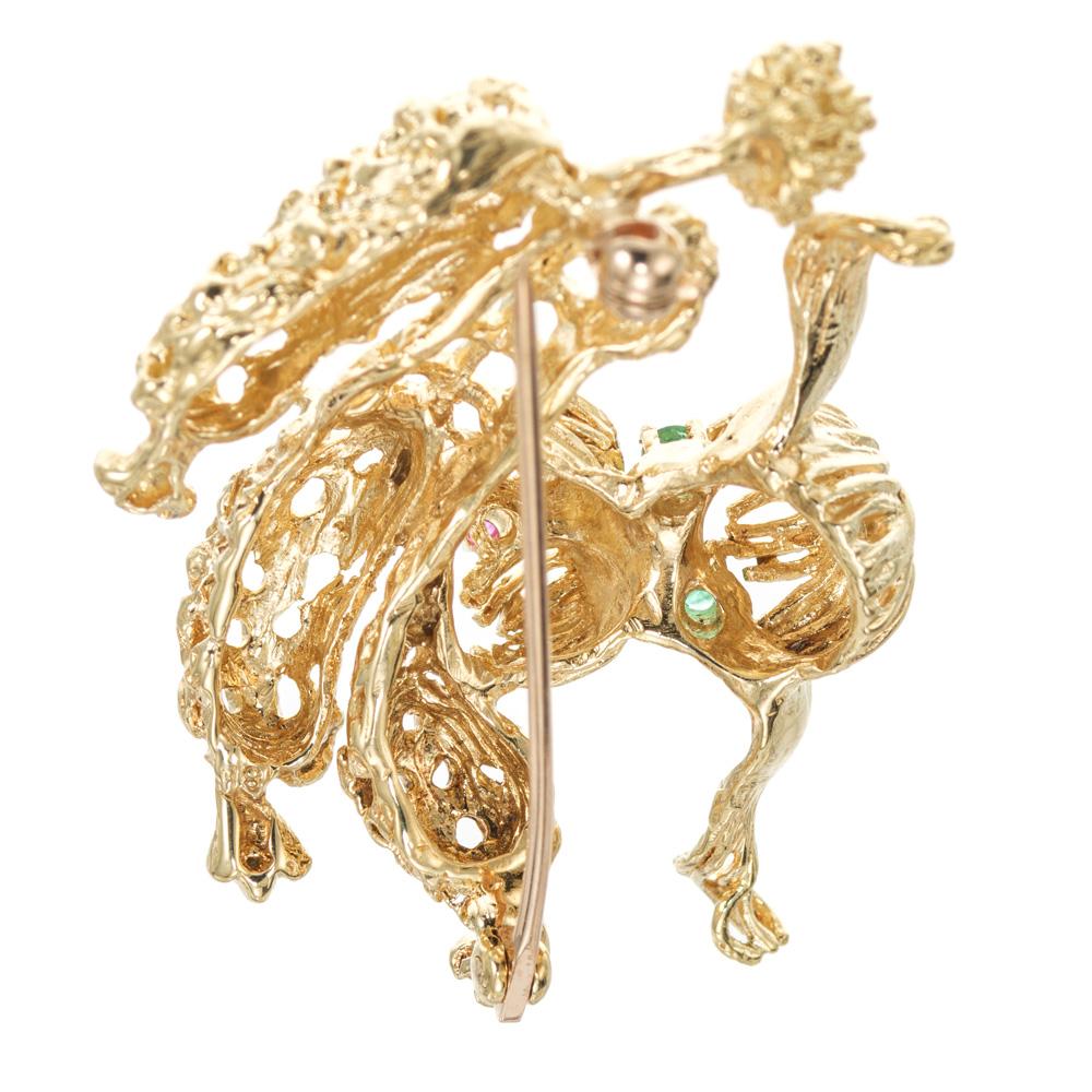 .6 Carat Emerald Ruby Yellow Gold Poodle Brooch In Good Condition For Sale In Stamford, CT