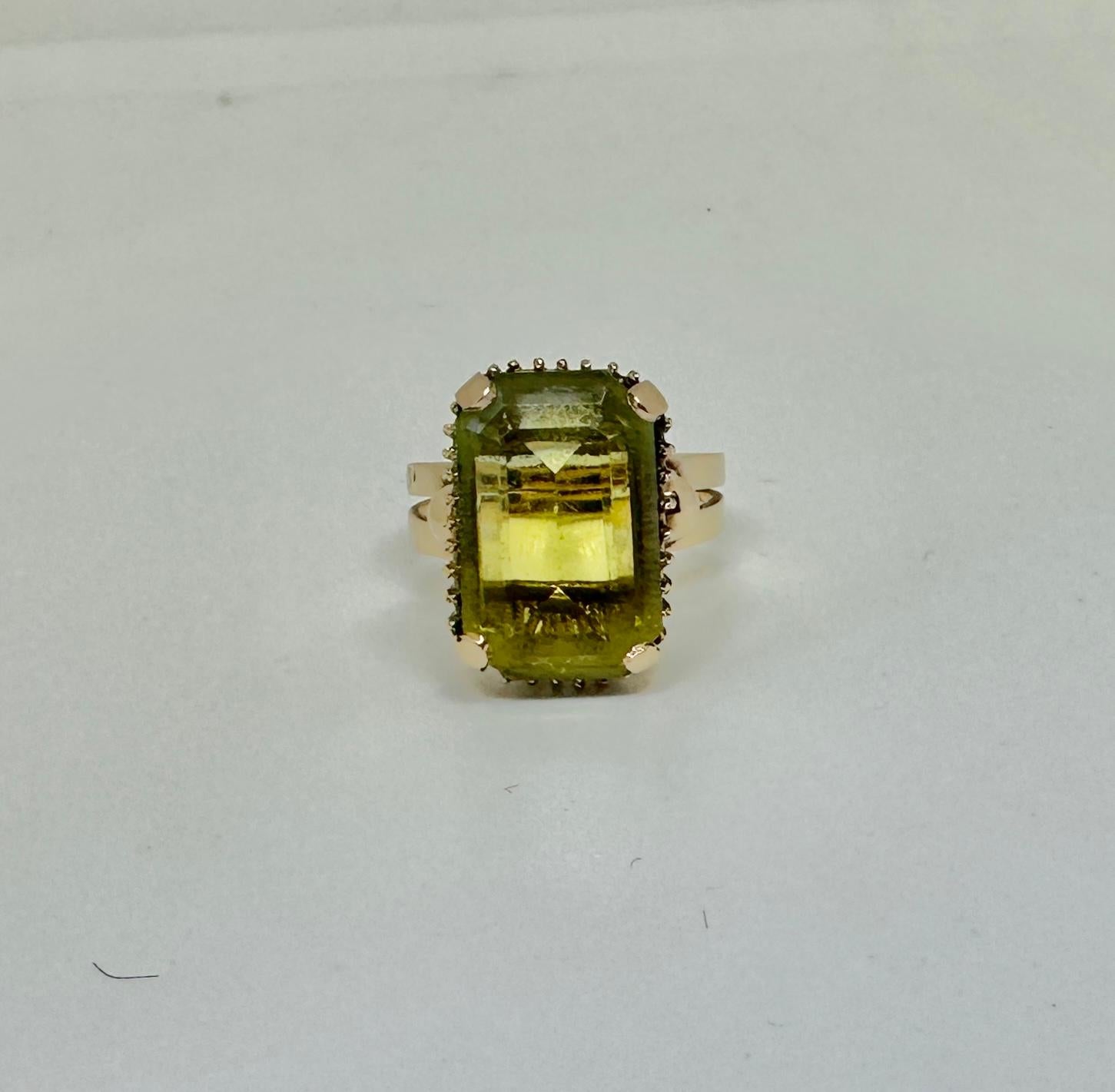 6 Carat Green Quartz Ring 14 Karat Gold Emerald Cut Art Deco Cocktail Ring For Sale 1