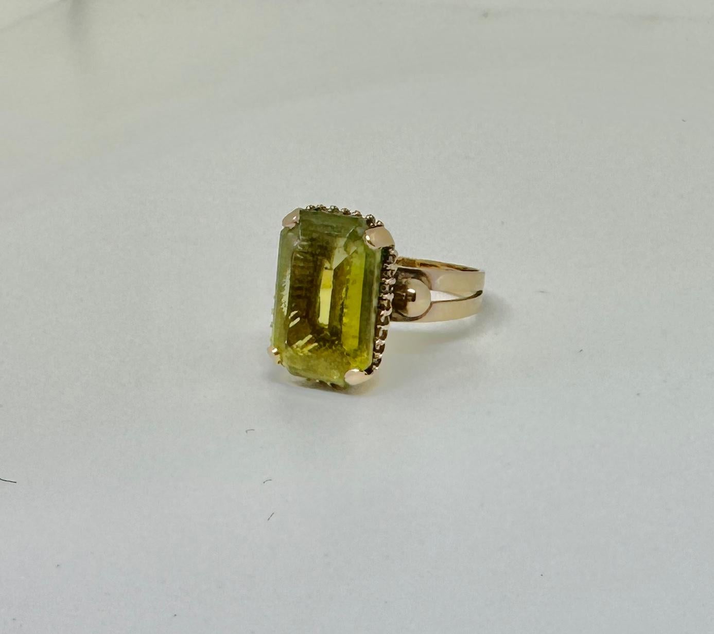 6 Carat Green Quartz Ring 14 Karat Gold Emerald Cut Art Deco Cocktail Ring For Sale 3
