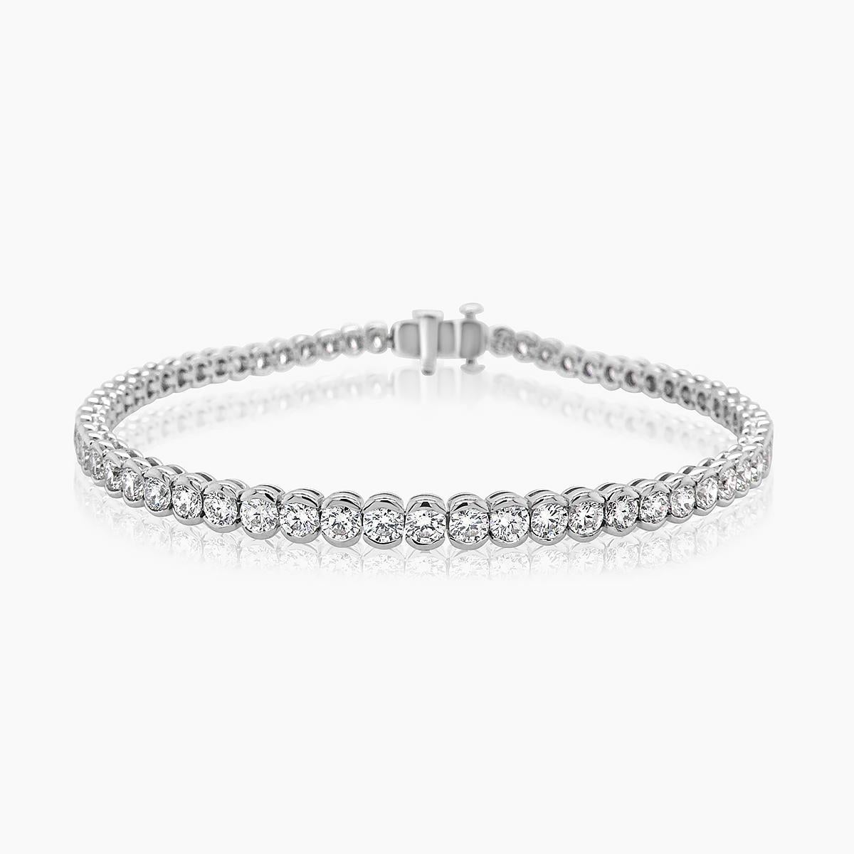 6 Karat Halb Lünette Runde Form Weißer Diamant 18K Weißgold Tennis Line Armband (Gemischter Schliff) im Angebot