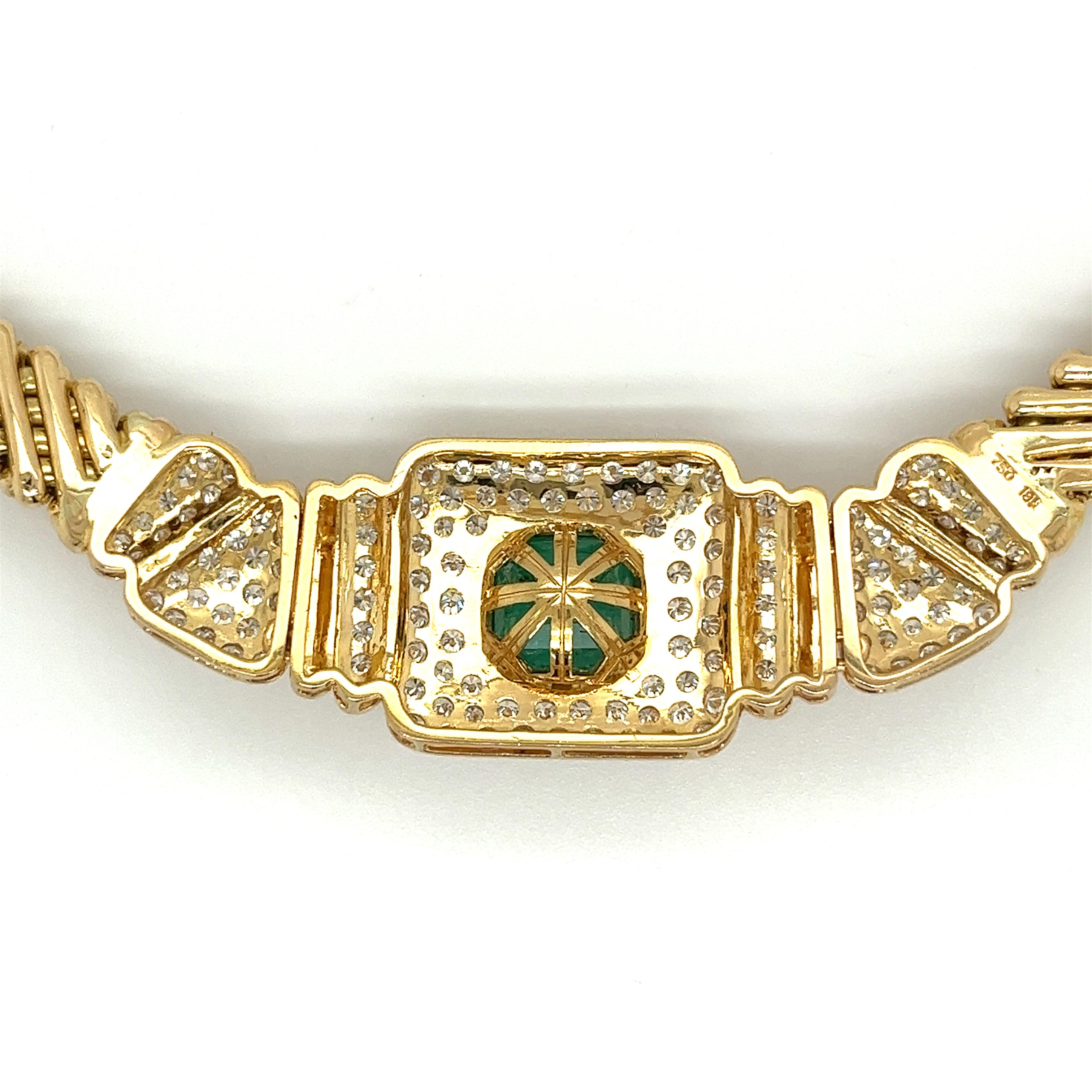 Art Deco 6 Carat Natural Colombian Emerald and Diamond Choker Necklace in 18k Yellow Gold For Sale