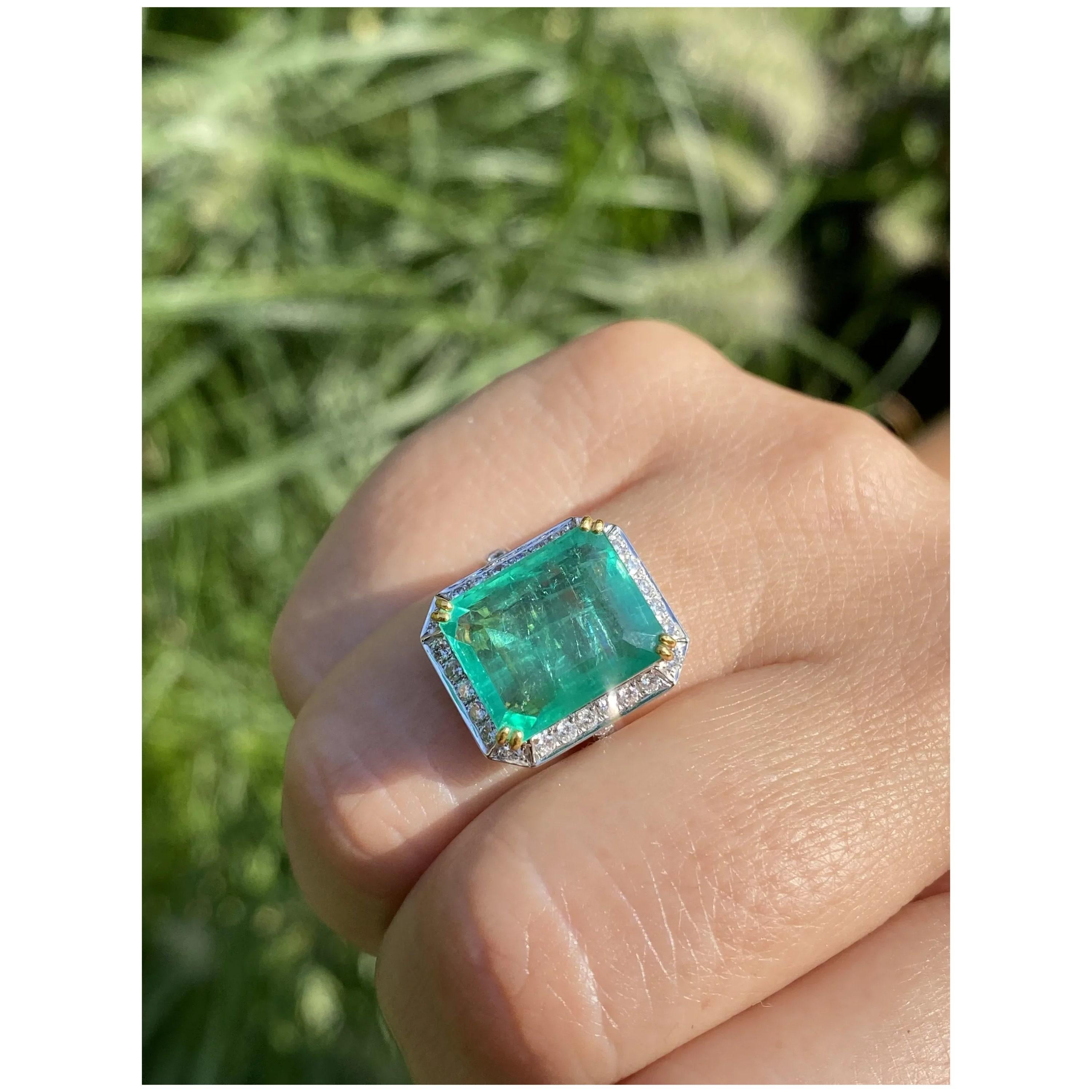 For Sale:  5 Carat Natural Emerald Diamond Engagement Ring Set in 18K Gold, Cocktail Ring 4