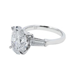 6 Carat Oval Diamond Ring Brilliant White 18K Gold Signature Sophistication