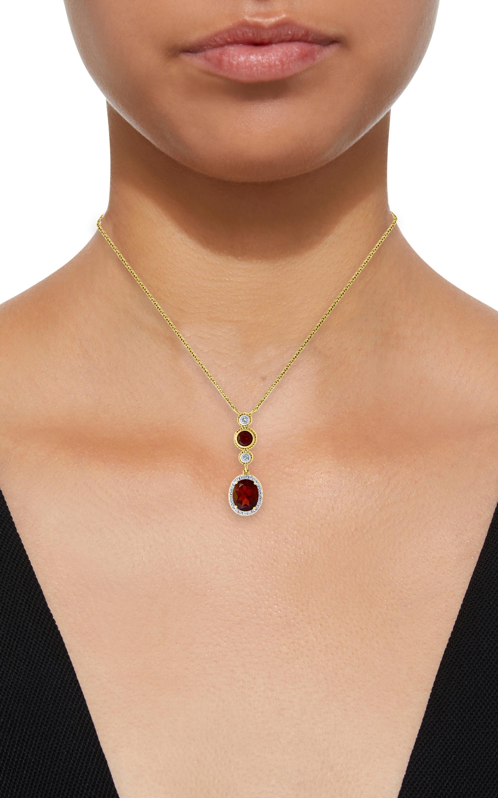 Oval Cut 6 Carat Oval Shape Garnet and 0.6 Carat Diamond Necklace in 14 Karat Yellow Gold For Sale