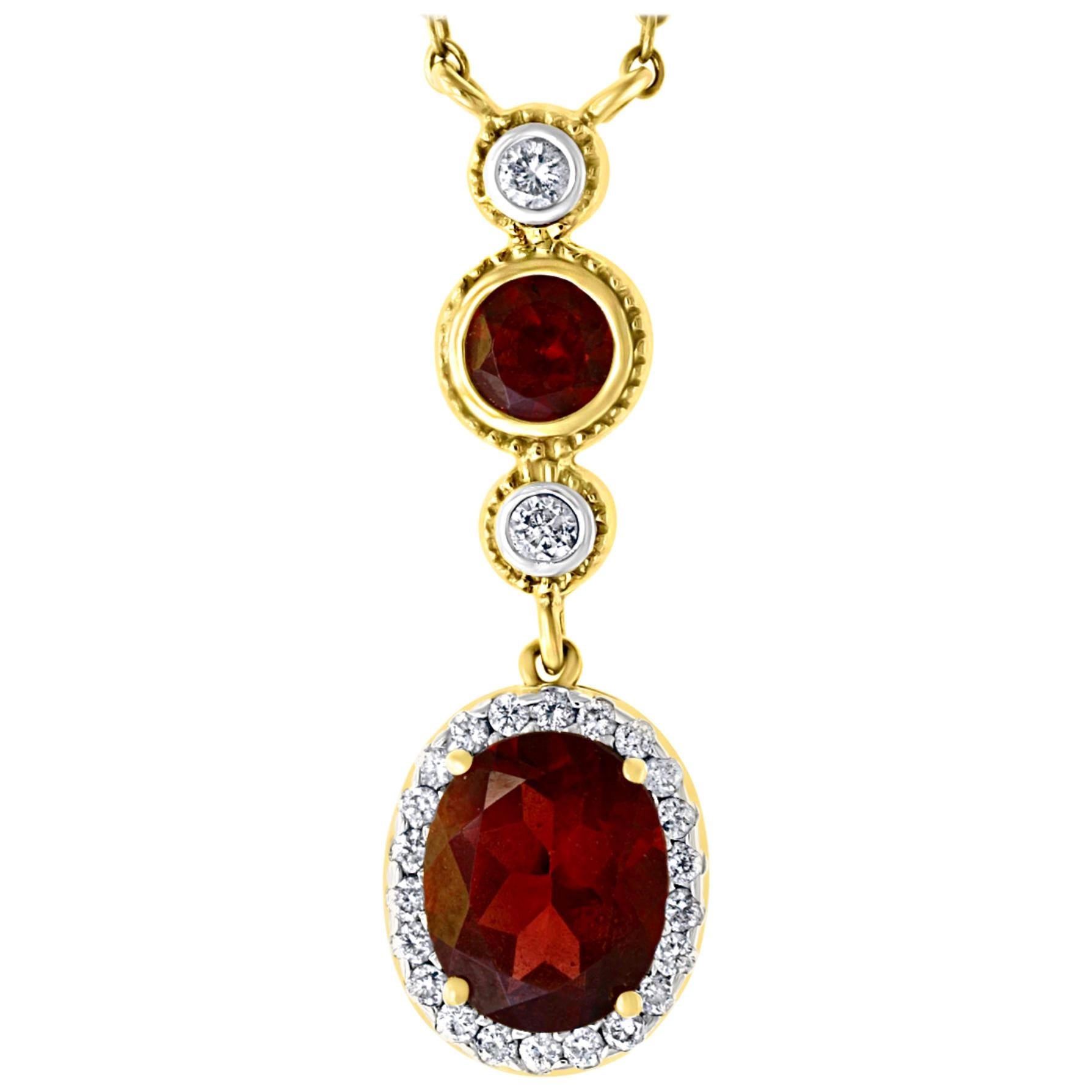6 Carat Oval Shape Garnet and 0.6 Carat Diamond Necklace in 14 Karat Yellow Gold For Sale