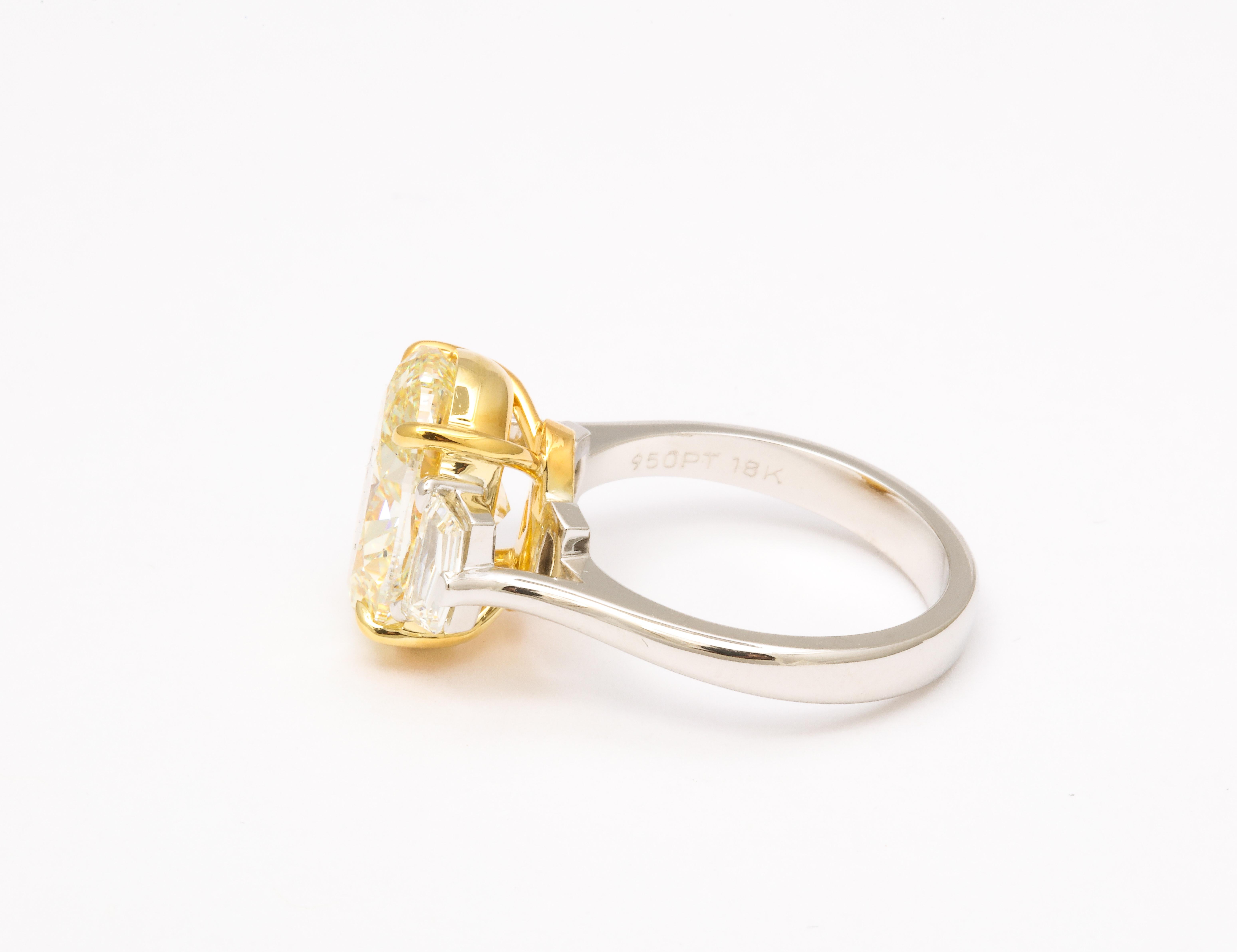 Women's or Men's 6 Carat Oval Yellow Diamond Ring Gia Certified For Sale