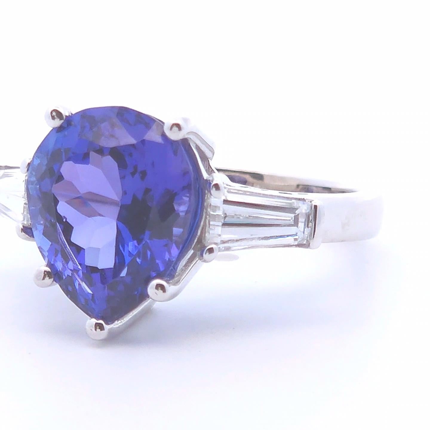 6 Carat Pear Tanzanite Ring in 14k Gold In New Condition For Sale In Tustin, CA