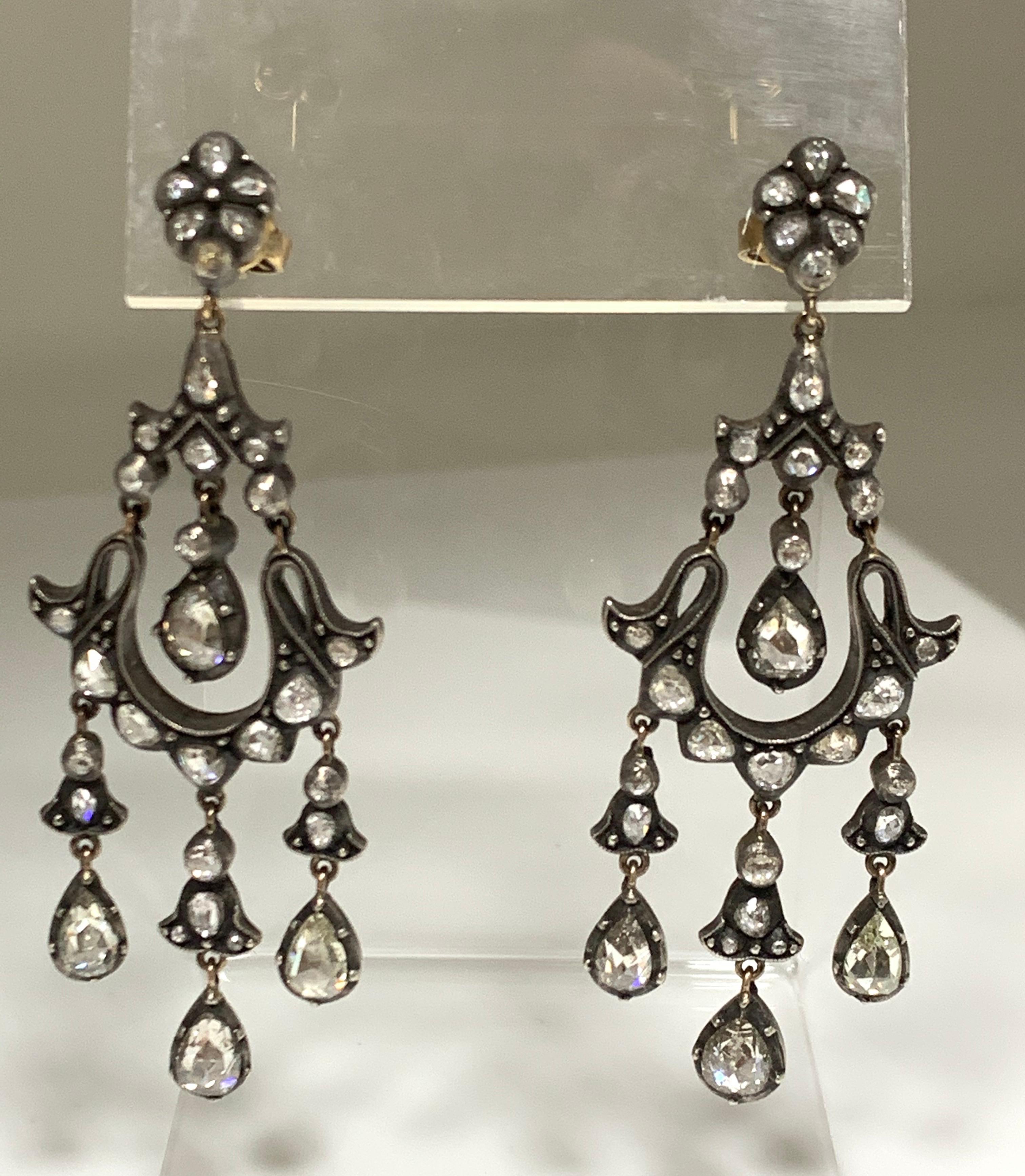 6 Carat Rose Cut Diamond Antique Style Chandelier Earrings in 18 Karat Gold For Sale 1