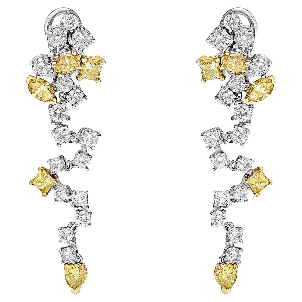 Boucles d'oreilles pendantes en diamants ronds et brillants de 6 carats certifiés en vente