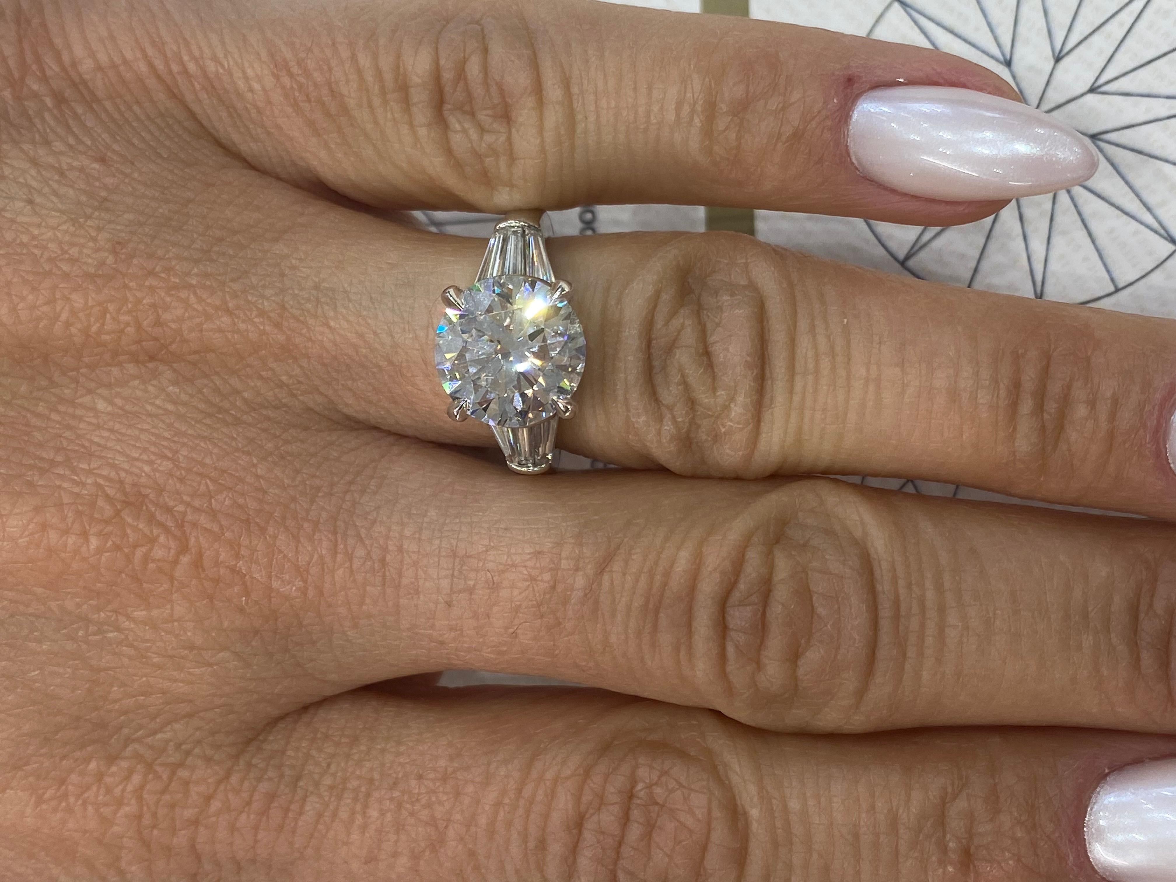 6 Carat Round Brilliant Diamond Engagement Ring Certified E VS1 For Sale 2