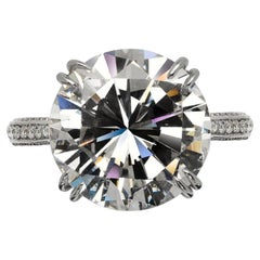 6 Carat Round Brilliant Statement Brilliant White / D color VVS 14K White Gold