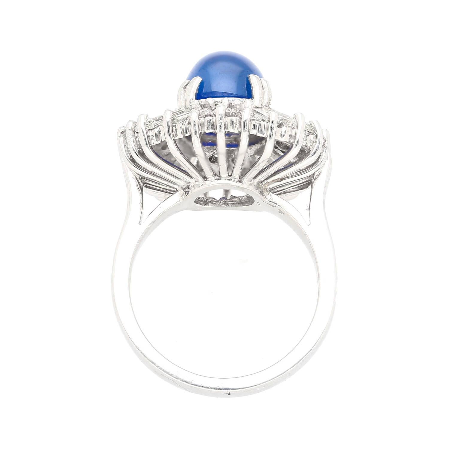 Bague en platine avec saphir de Birmanie étoilé bleu royal de 6 carats sans chaleur et halo de diamants en vente 2