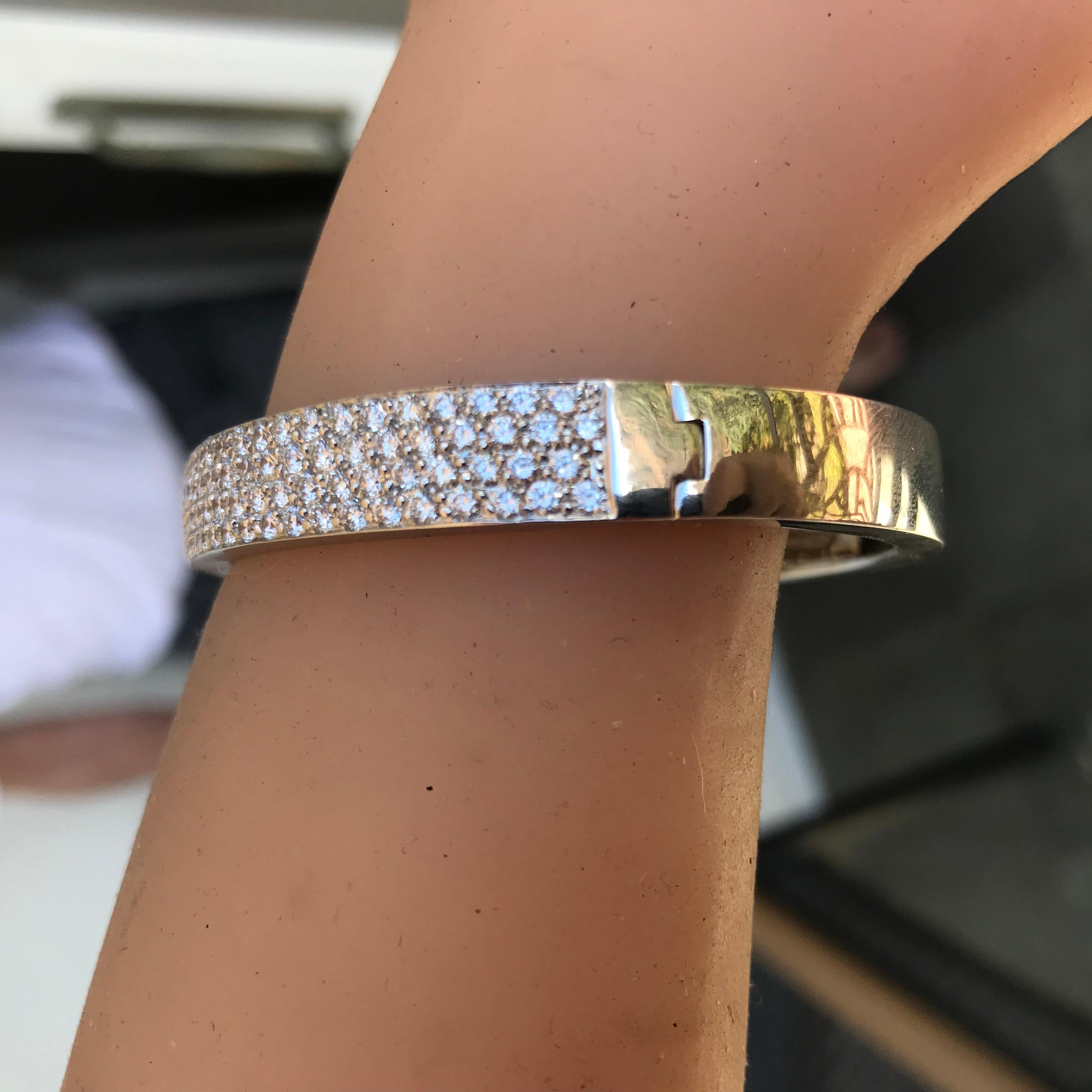 Modern 6 Carat Total Weight 18 Karat Diamond Bangle Bracelet For Sale