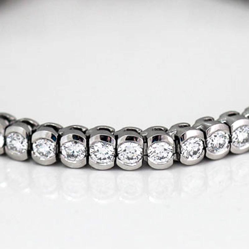 Modern 6 Carat Total Weight Platinum Diamond Tennis Bracelet Bezel Set For Sale