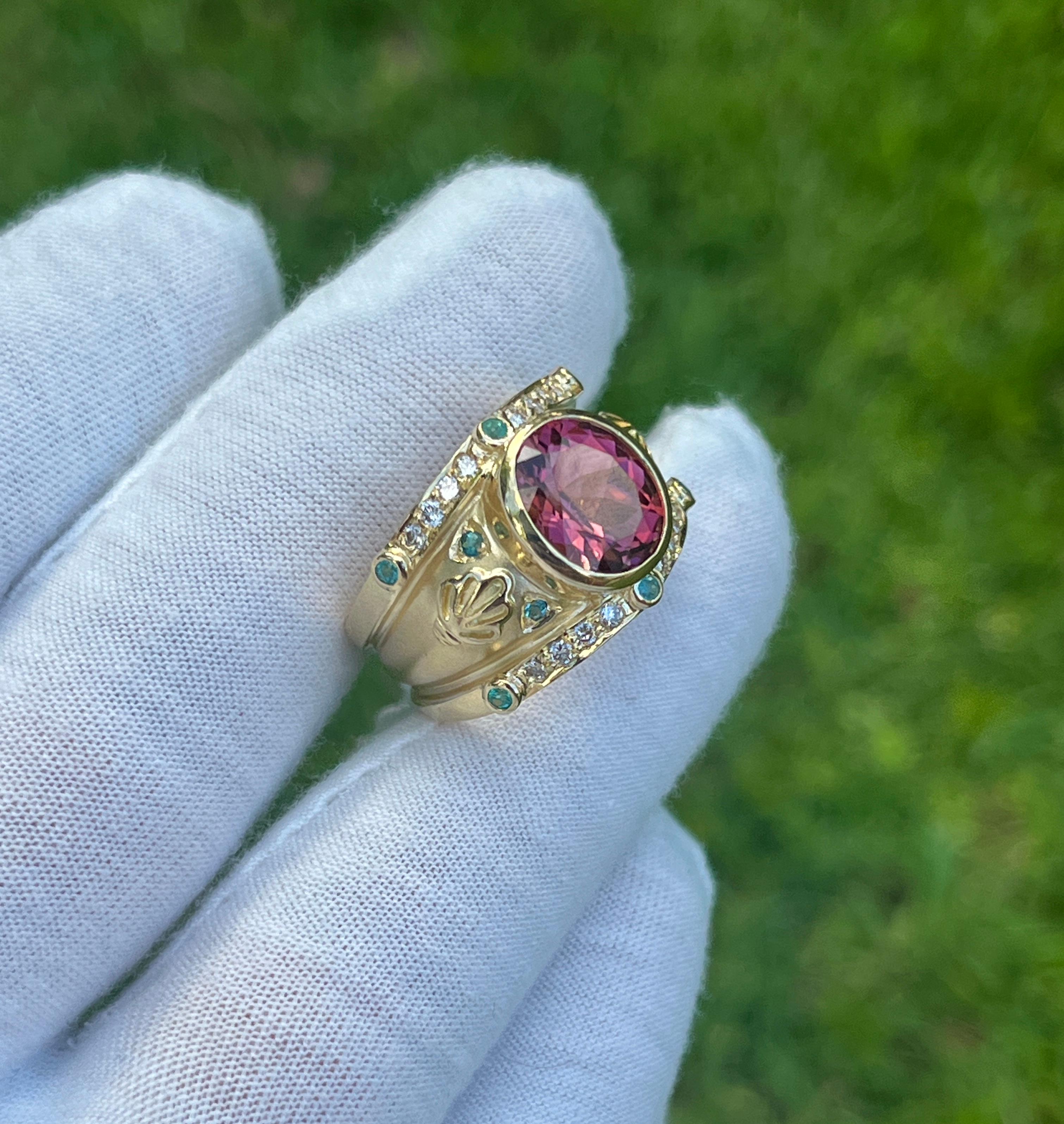 6 Carat TW Pinkish Red Tourmaline with Neon Paraiba Tourmaline Ring In New Condition For Sale In Miami, FL