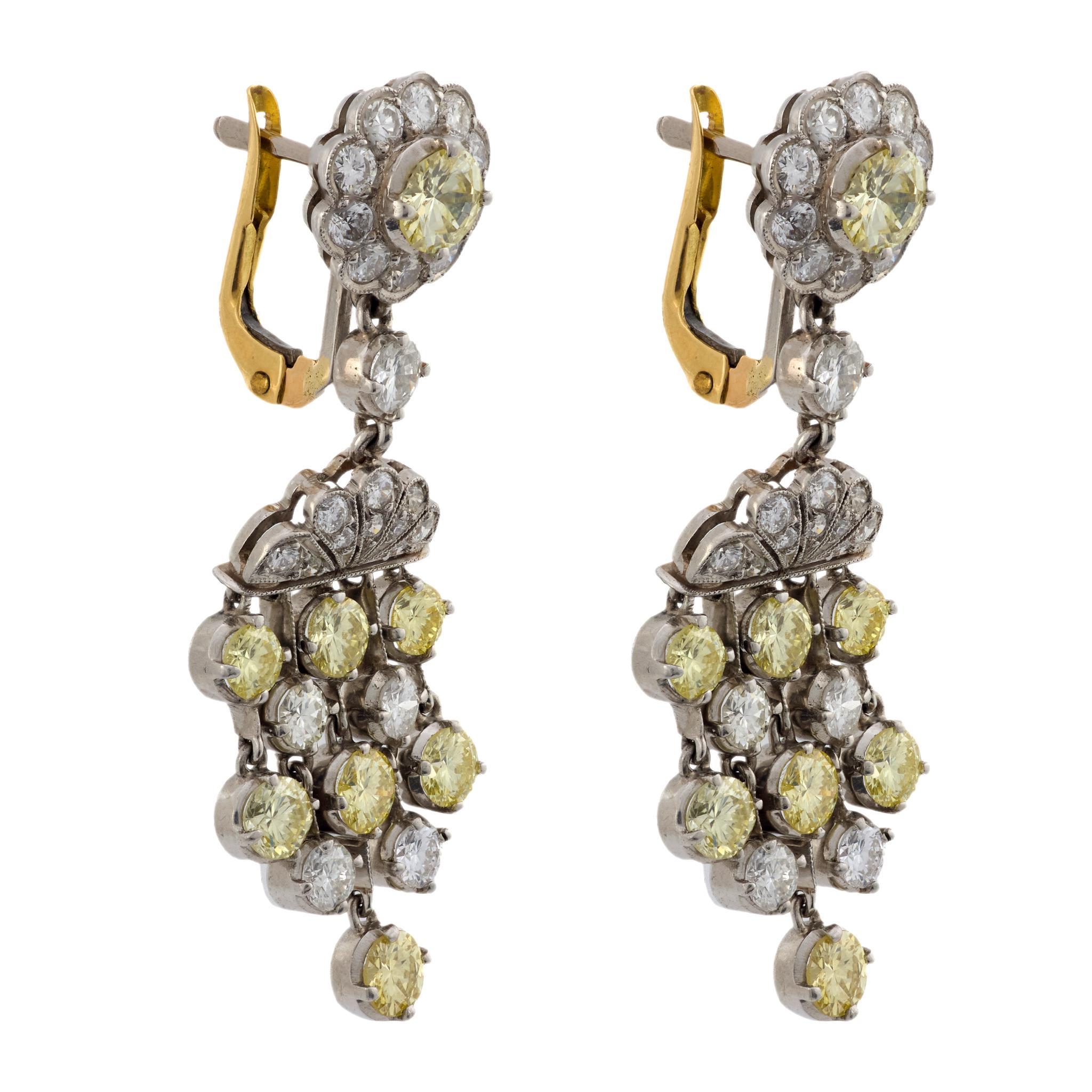 6 Karat gelbe und weiße Diamant-Kronleuchter-Ohrringe (Moderne) im Angebot