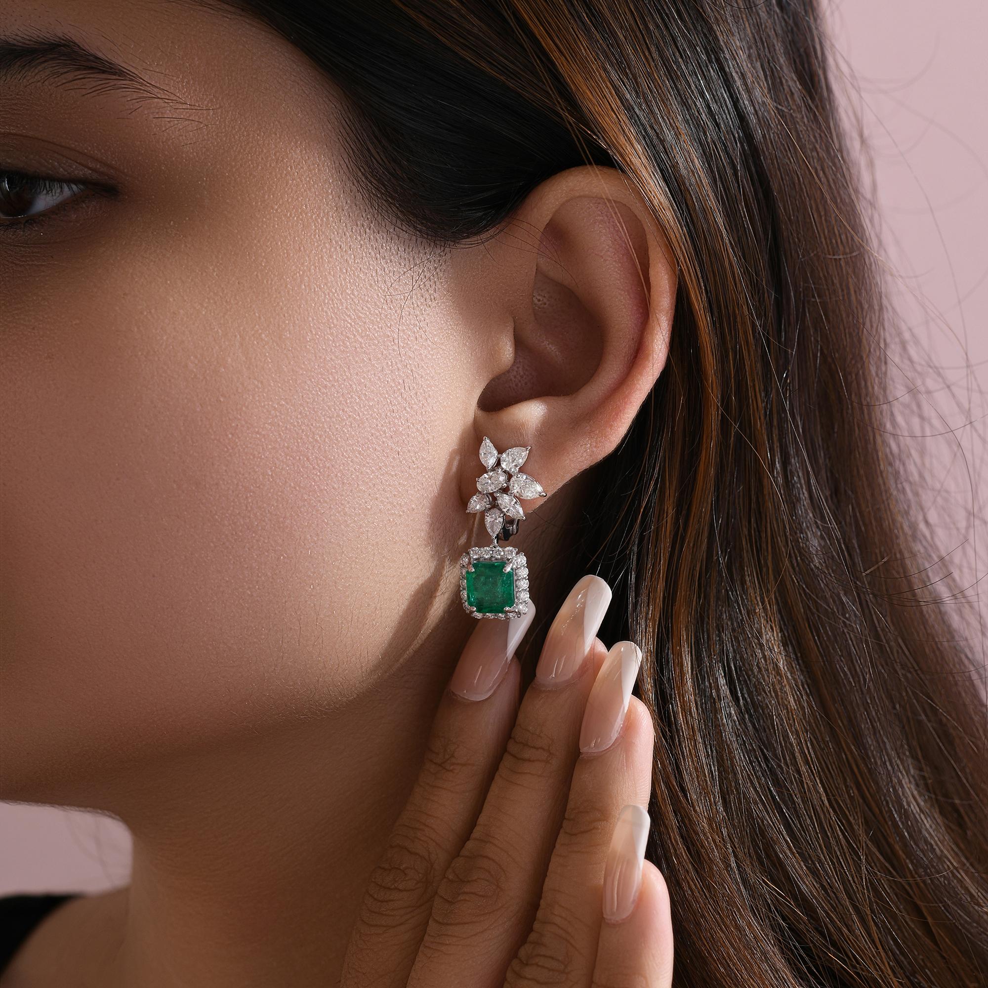 6 Karat sambischer Smaragd 3,58 Karat SI/H Diamant Ohrringe 18 Karat Weißgold (Achteckschliff) im Angebot