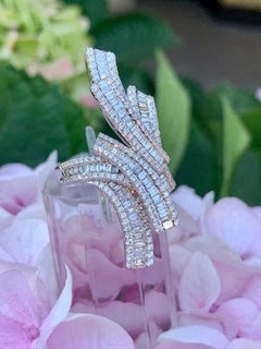 6 Carat of Diamonds Ribbon Design 18 Karat White Gold Cocktail Ring